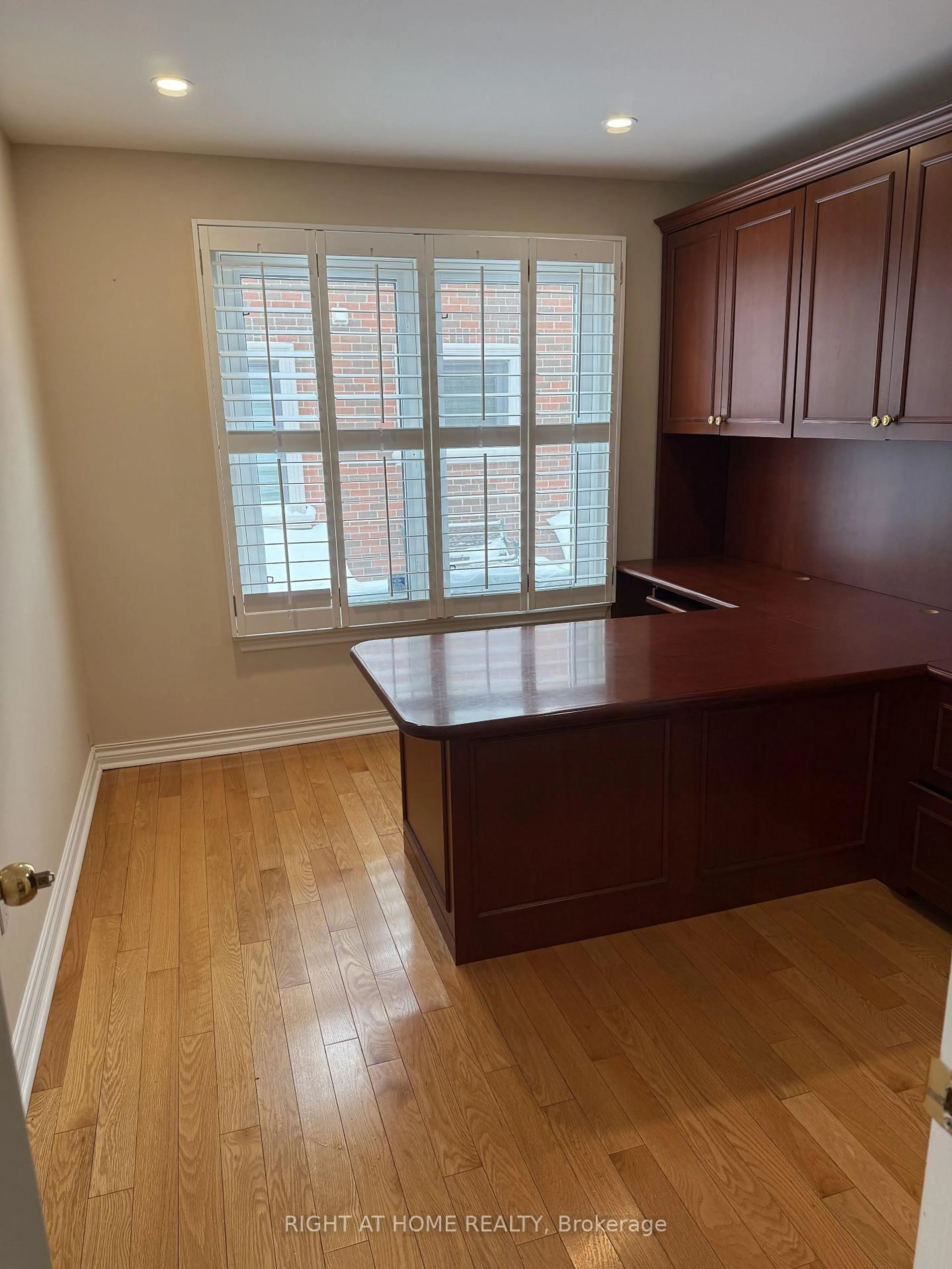 A pic of a room for 6 Carriage Lane, Toronto Ontario M2R 3V6