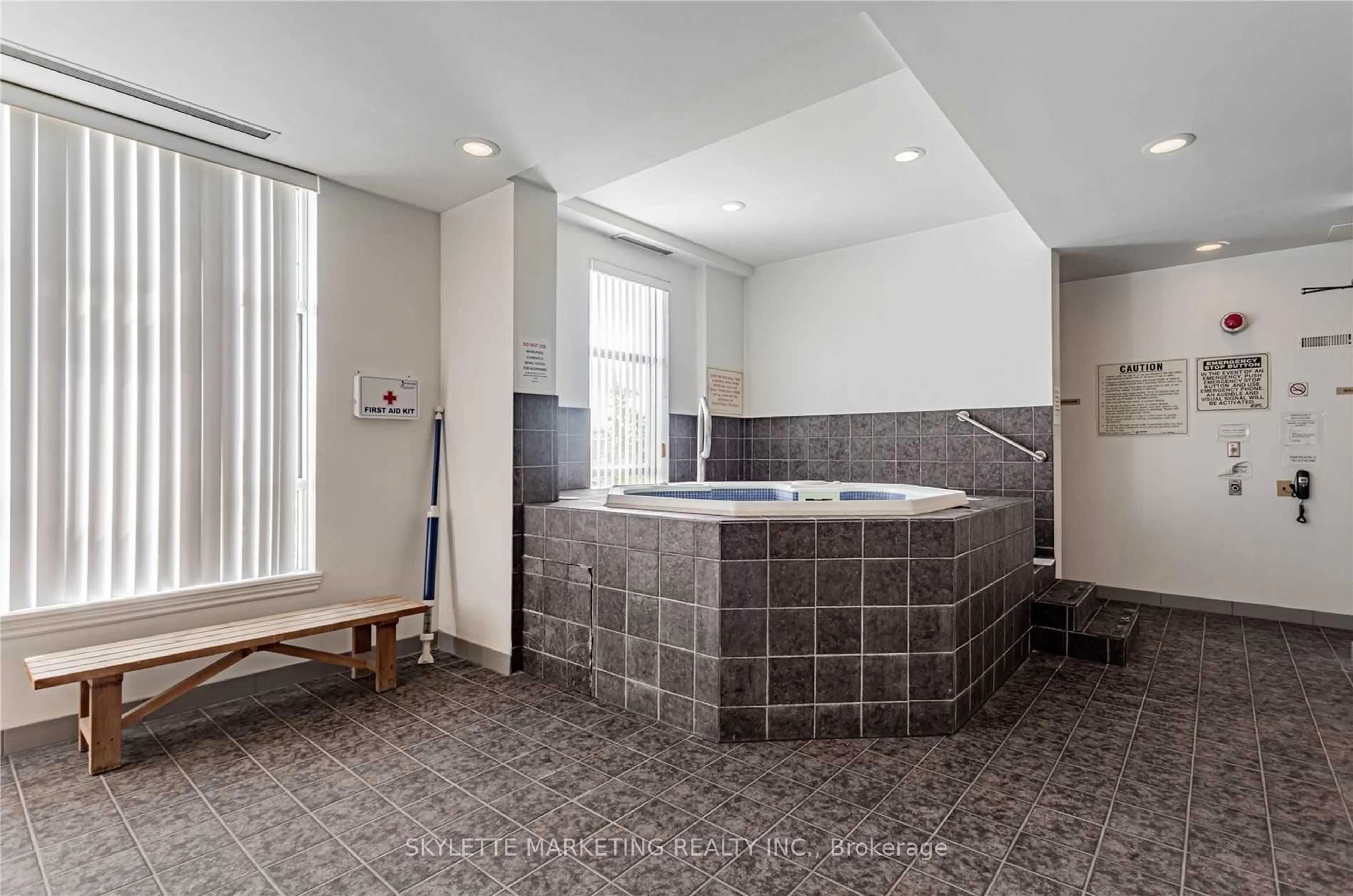 Contemporary bathroom, ceramic/tile floor for 1720 Eglinton Ave #101, Toronto Ontario M4A 1J7