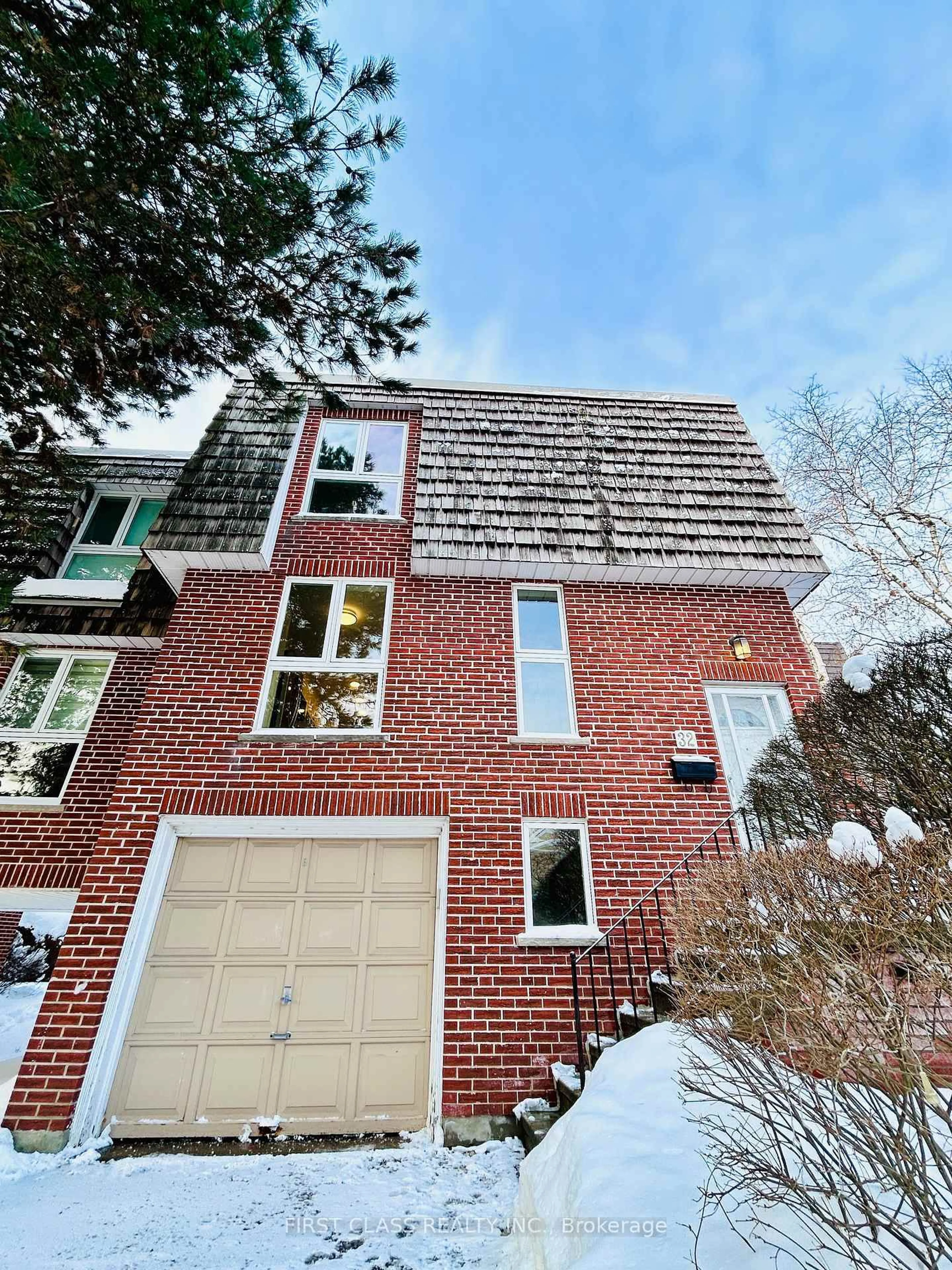 Home with brick exterior material, street for 32 Scenic Mill Way, Toronto Ontario M2L 1S5