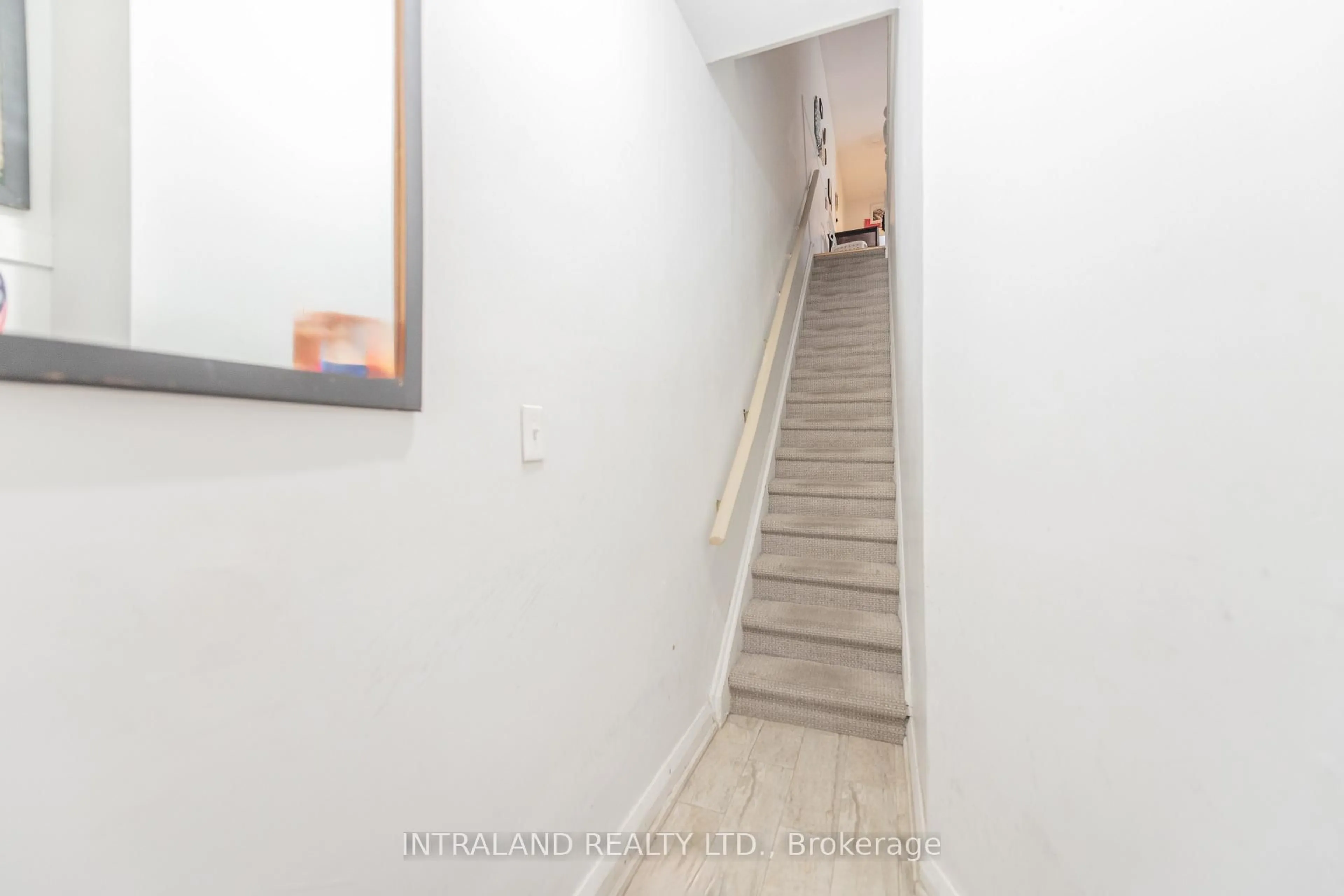 Unknown for 284 Lisgar St, Toronto Ontario M6J 3G9