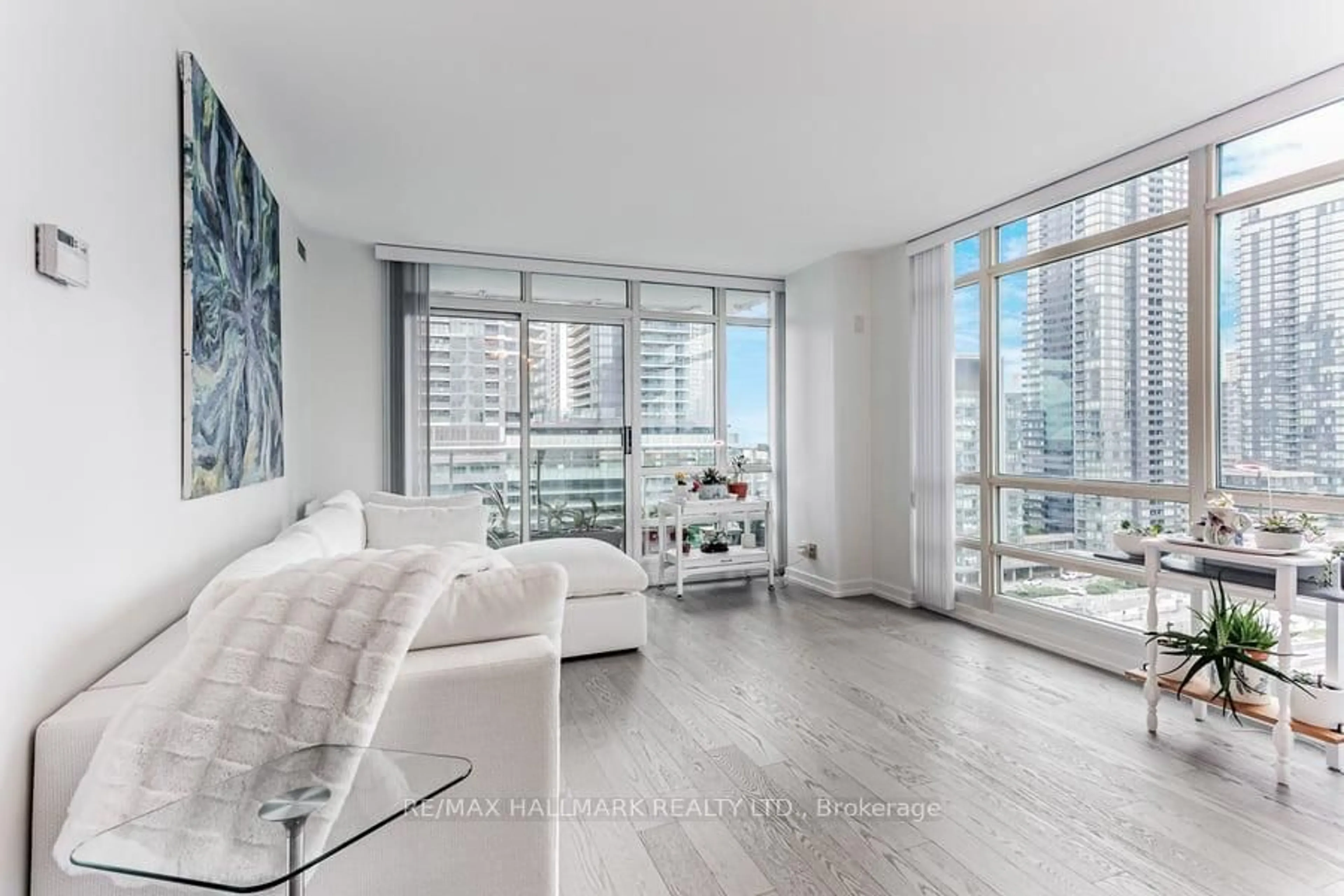 Unknown for 381 Front St #1810, Toronto Ontario M5V 3R8