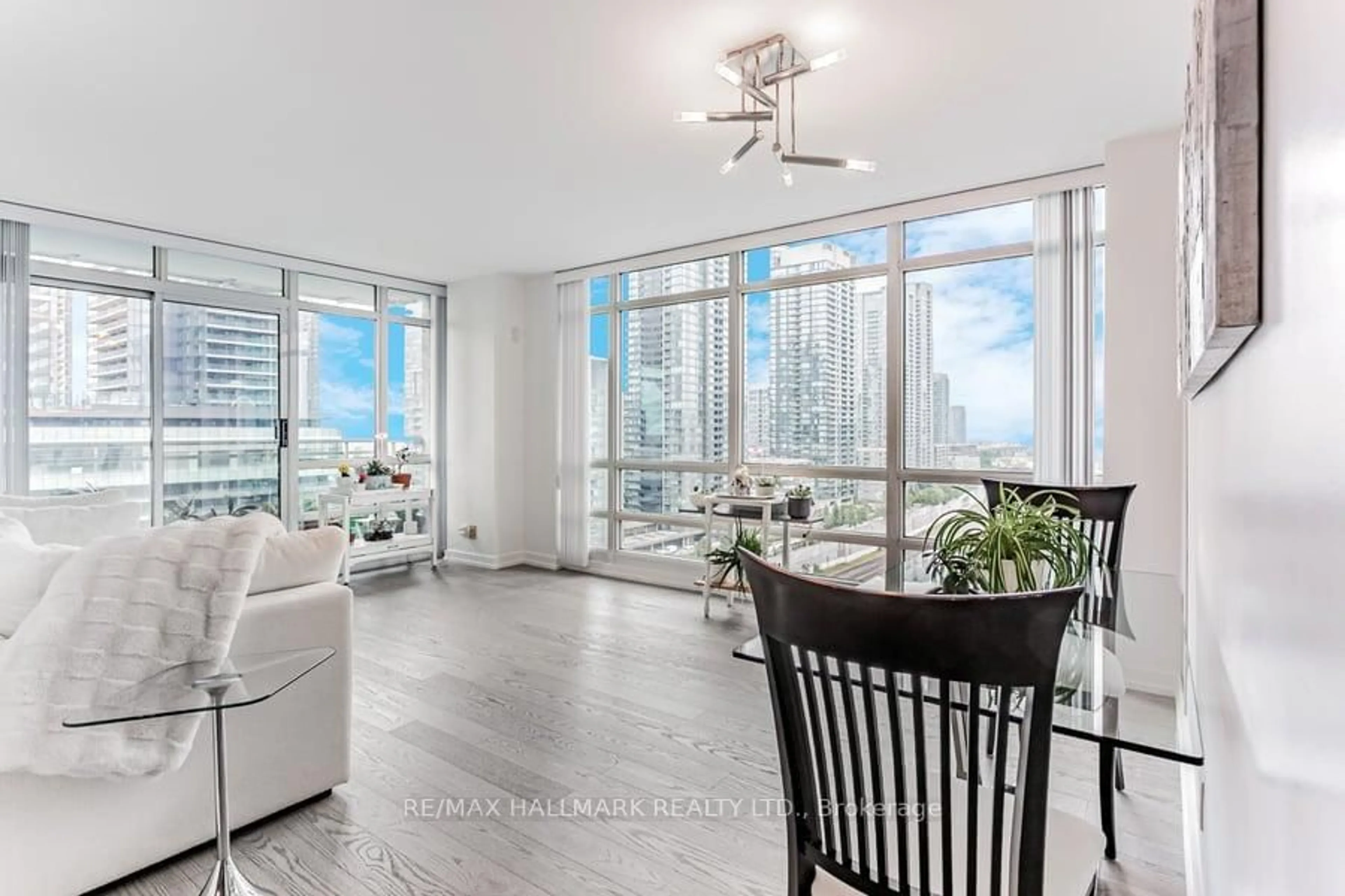 Unknown for 381 Front St #1810, Toronto Ontario M5V 3R8