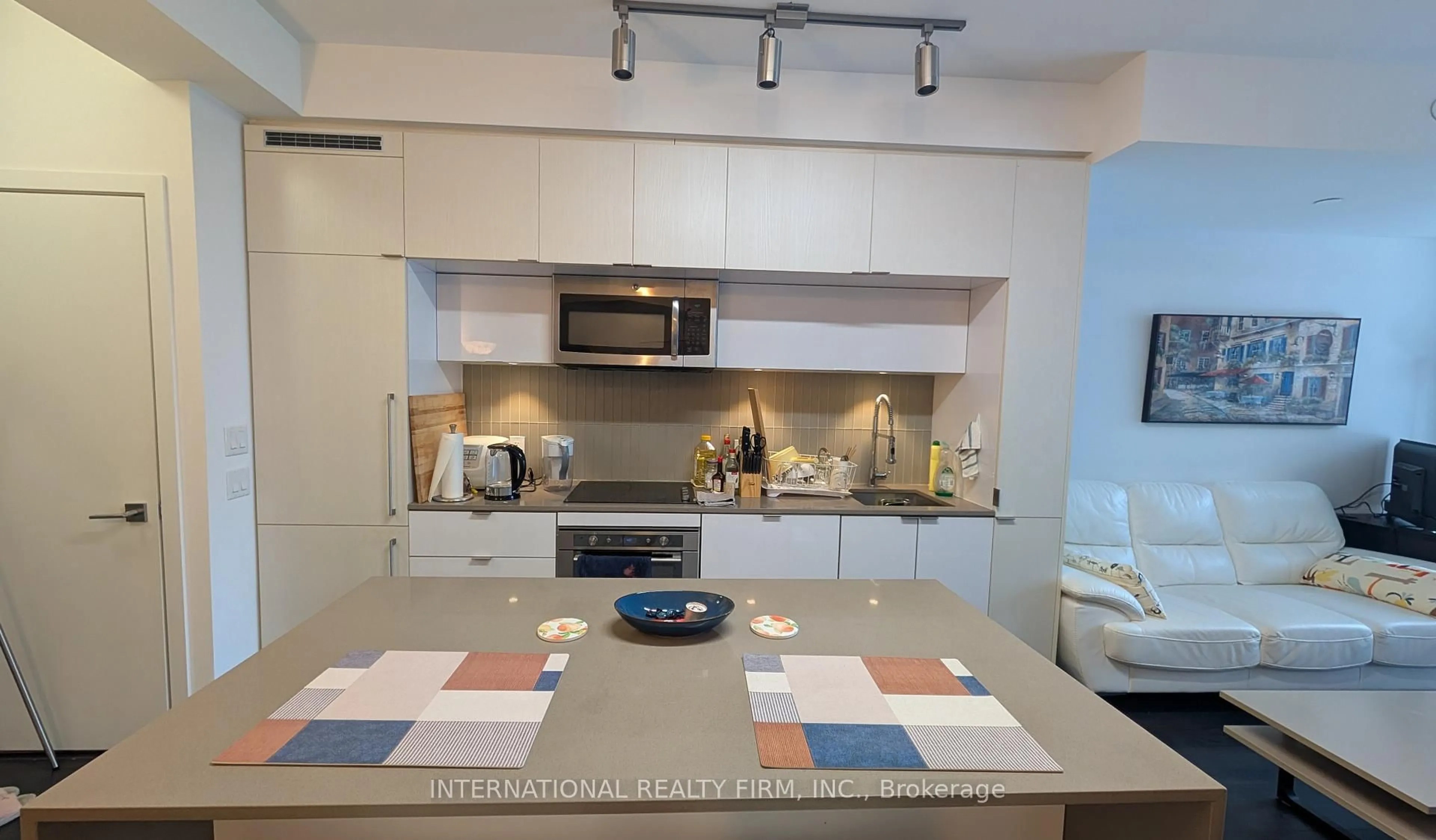 Unknown for 28 Avondale Ave #206, Toronto Ontario M2N 0K2