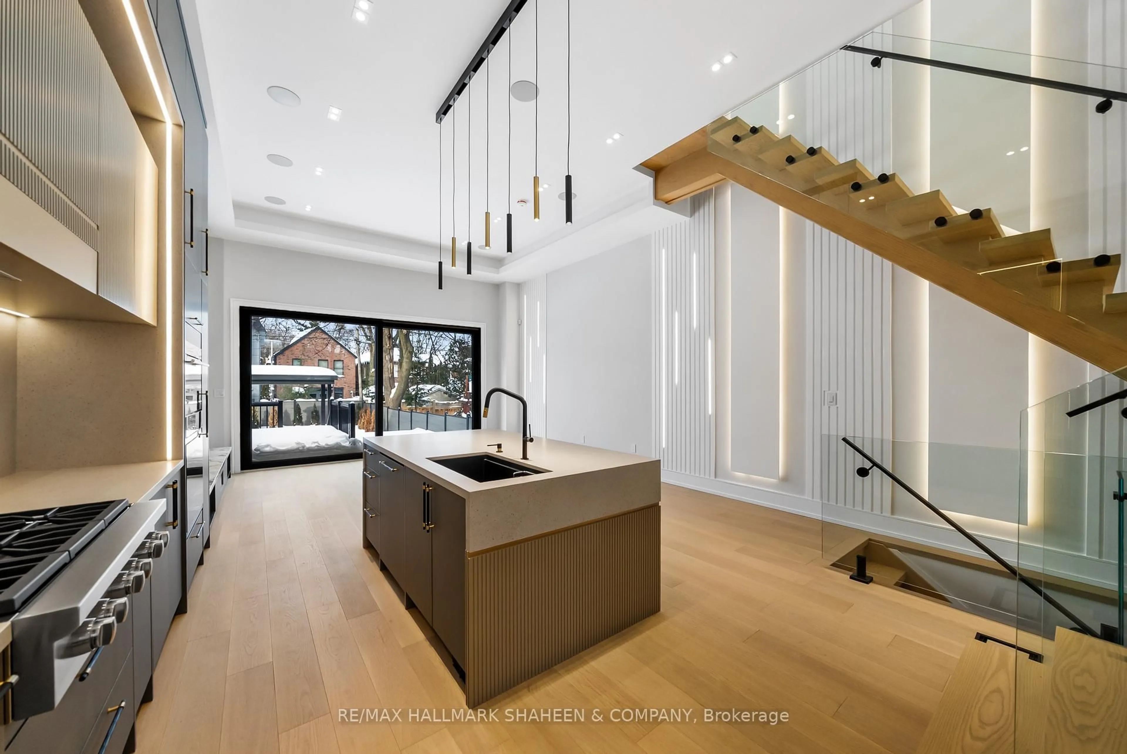 Unknown for 116 Briar Hill Ave, Toronto Ontario M4R 1H9