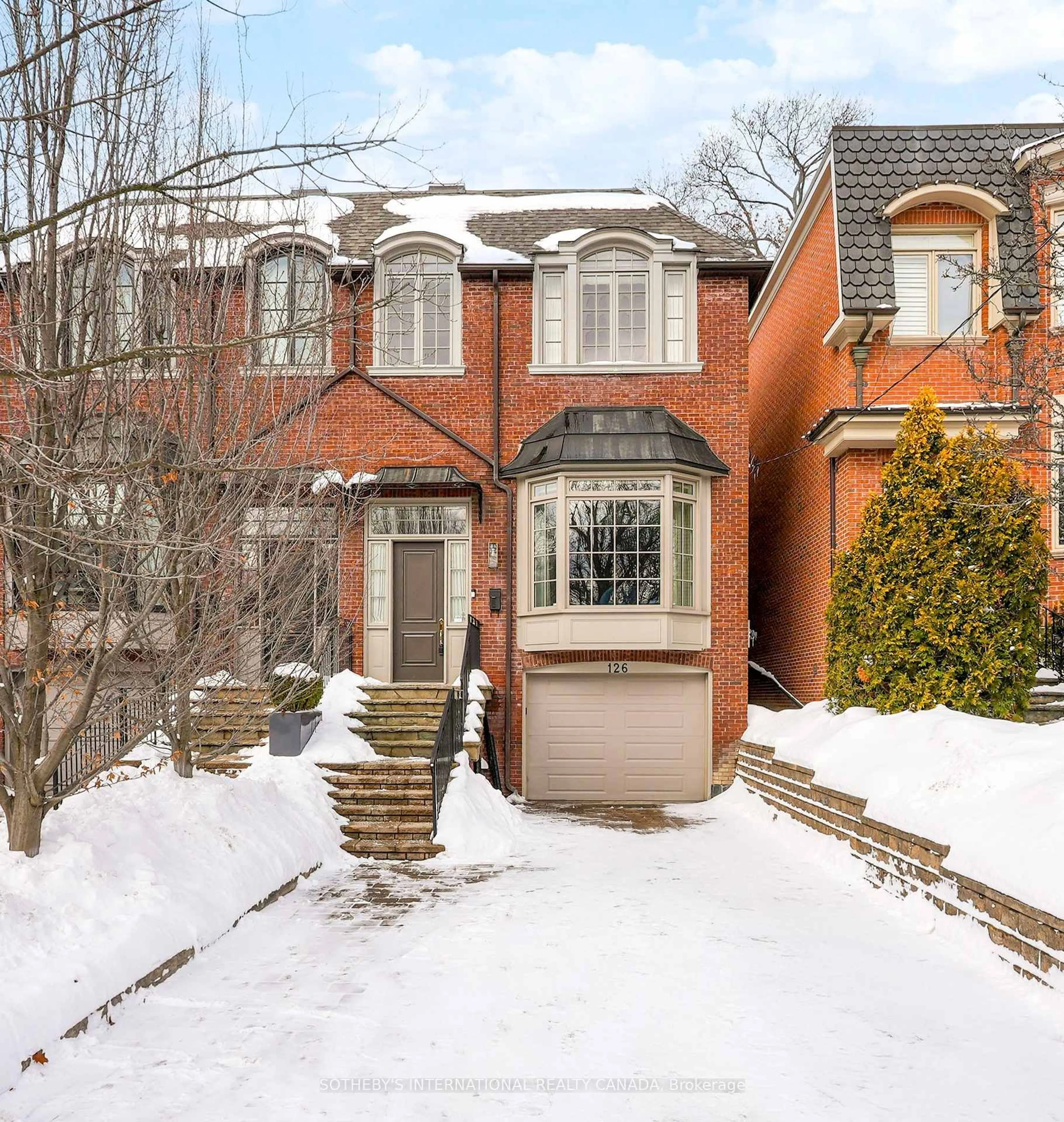 Home with brick exterior material, street for 126 Farnham Ave, Toronto Ontario M4V 1H4