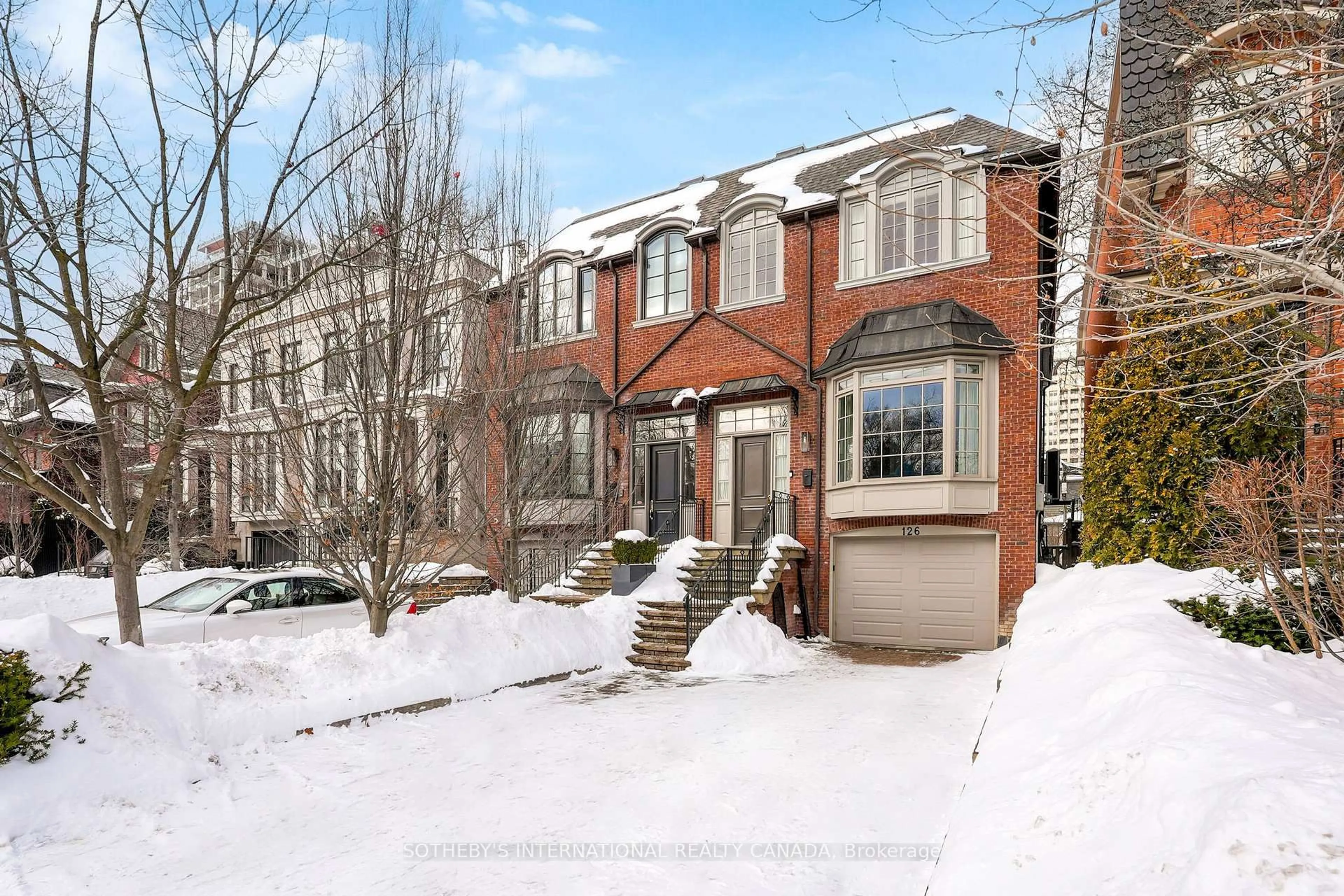 Home with brick exterior material, street for 126 Farnham Ave, Toronto Ontario M4V 1H4