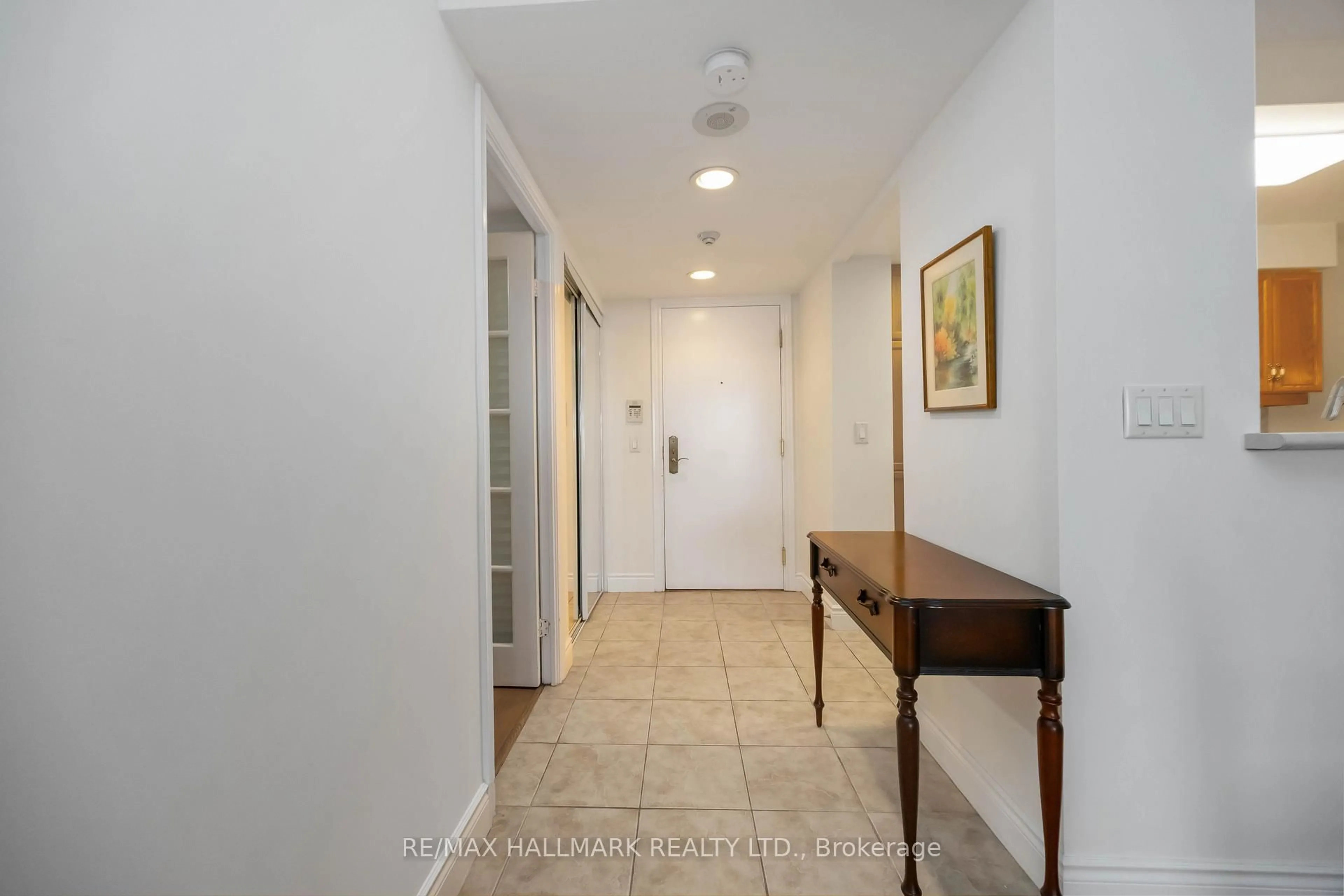 Indoor entryway for 880 Grandview Way #705, Toronto Ontario M2N 7B2