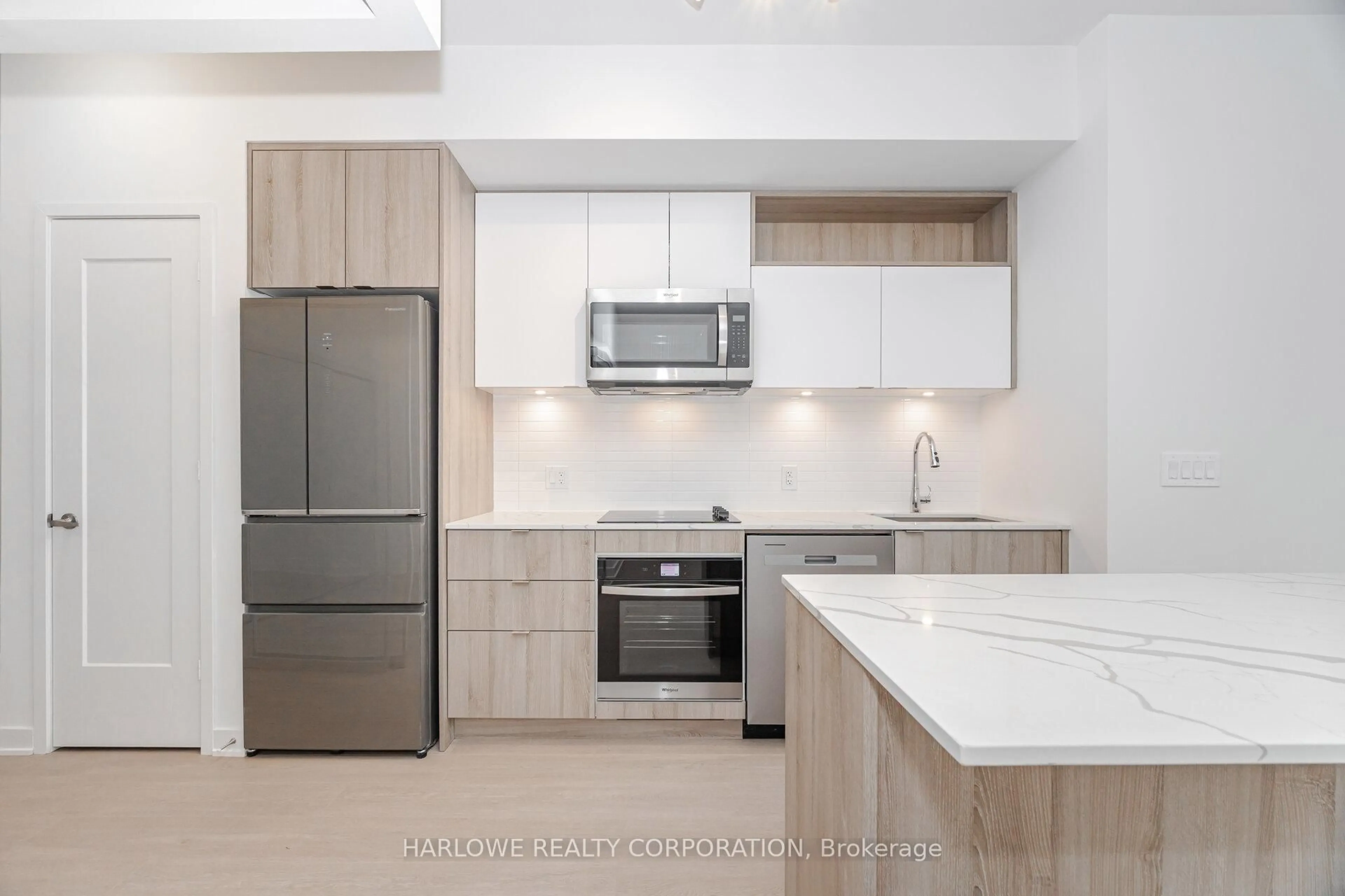 Standard kitchen, unknown for 60 Princess St #105 Se, Toronto Ontario M5A 2C7