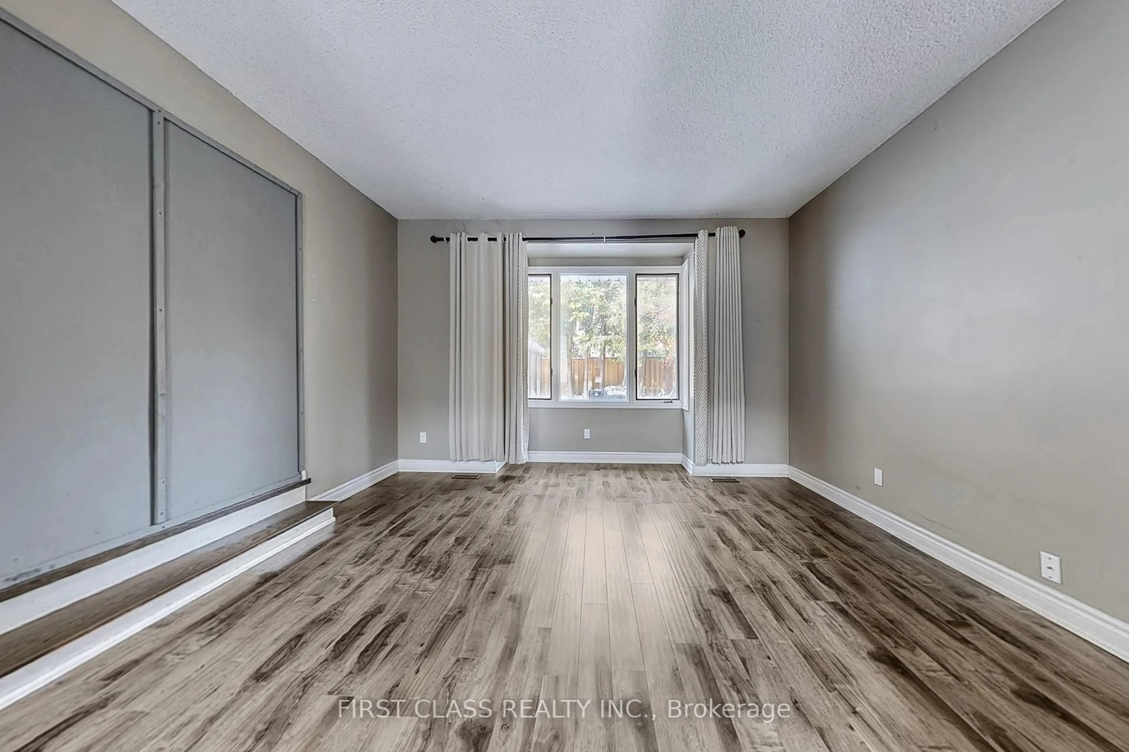 A pic of a room for 8 Fernside Crt, Toronto Ontario M2N 6A1