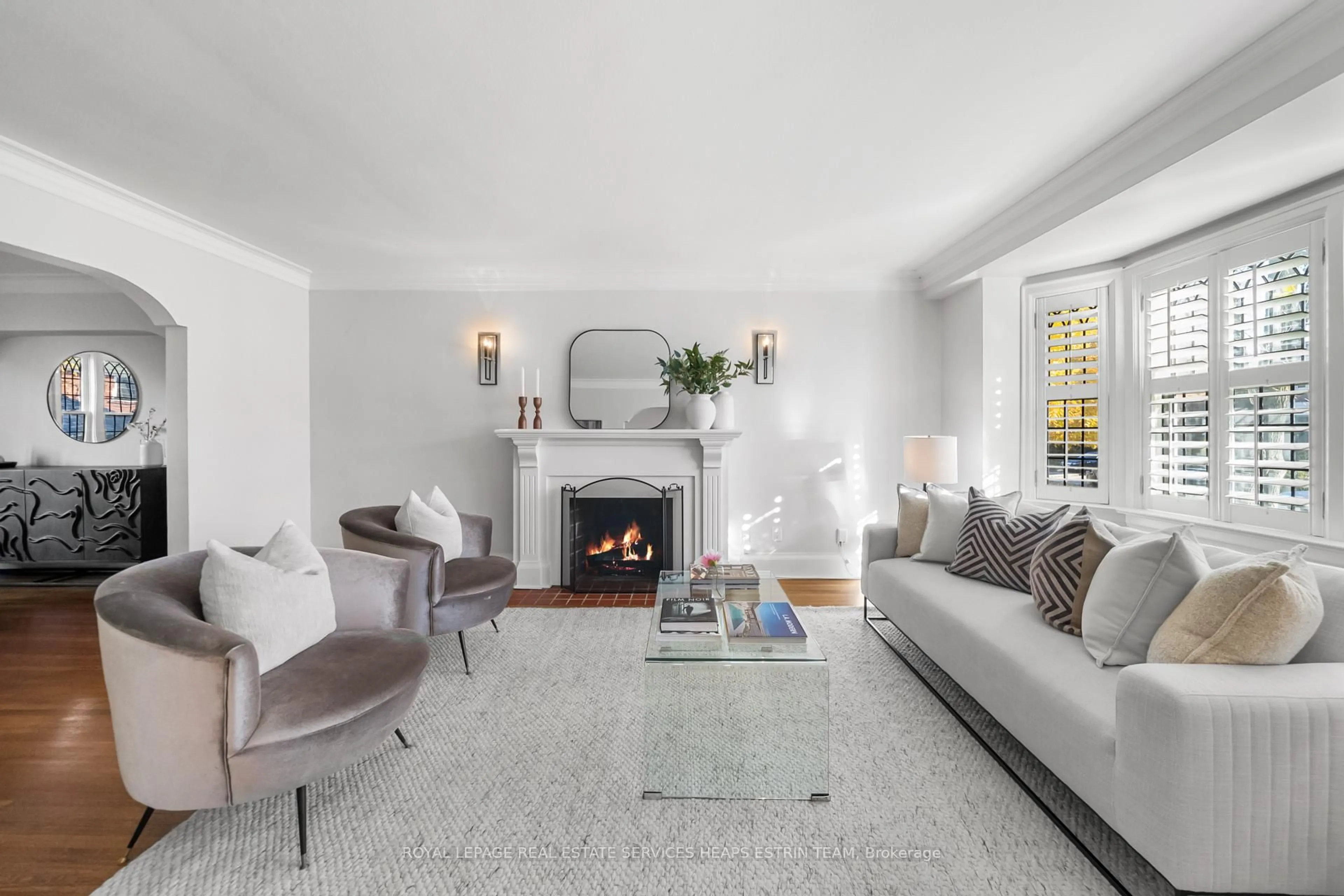 Living room with furniture, unknown for 10 Heather Rd, Toronto Ontario M4G 3G3