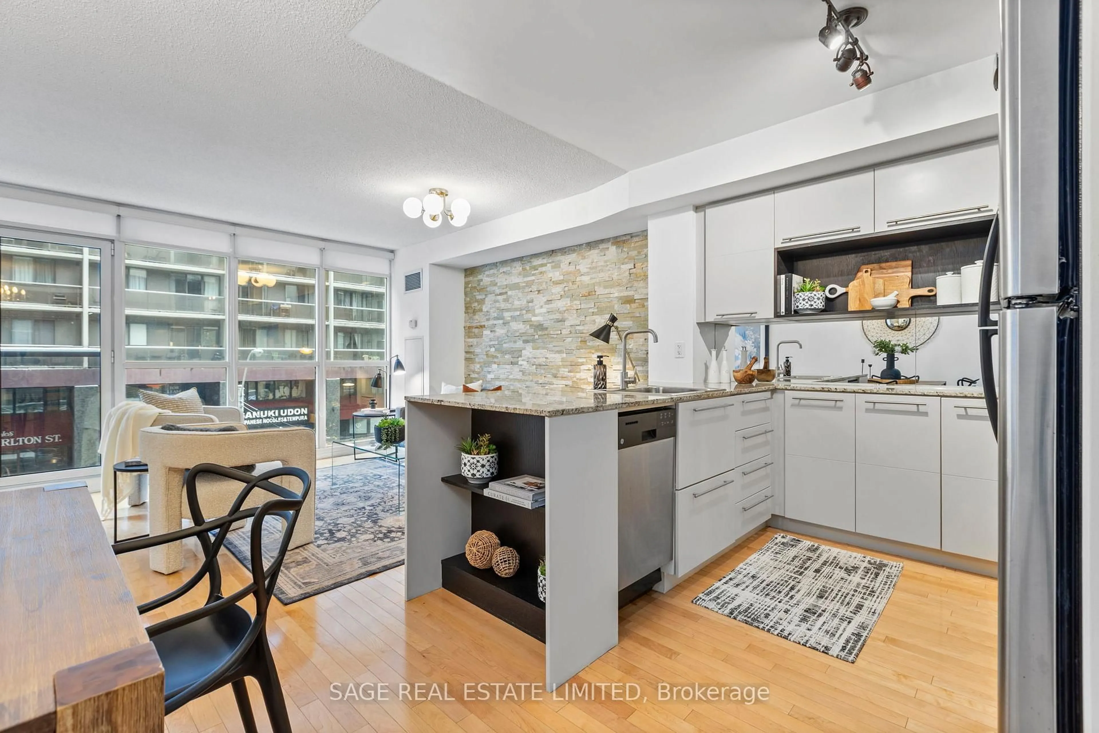 Open concept kitchen, ceramic/tile floor for 25 Carlton St #328, Toronto Ontario M5B 1L4