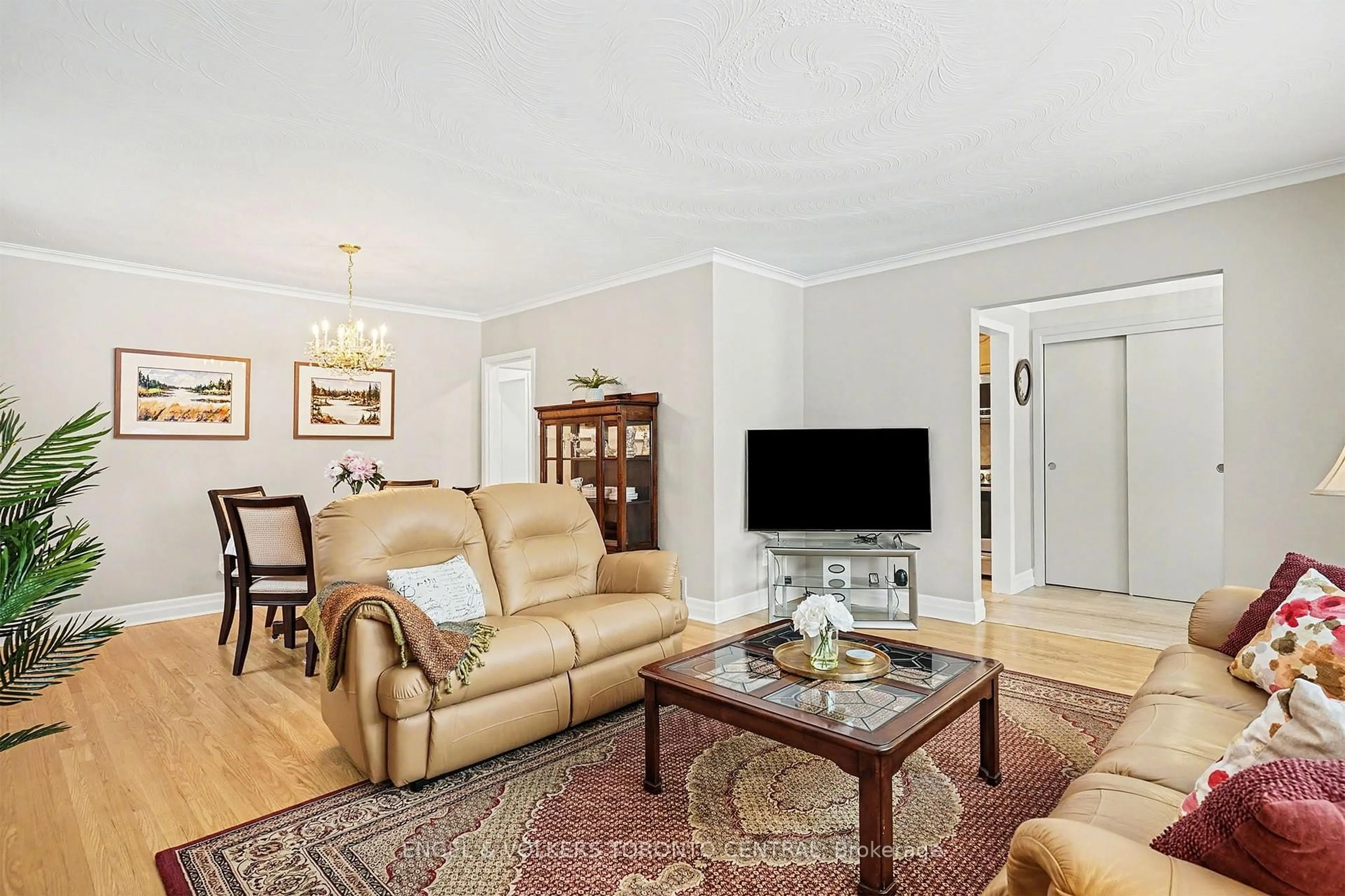 Living room with furniture, unknown for 126 Pemberton Ave, Toronto Ontario M2M 1Y7