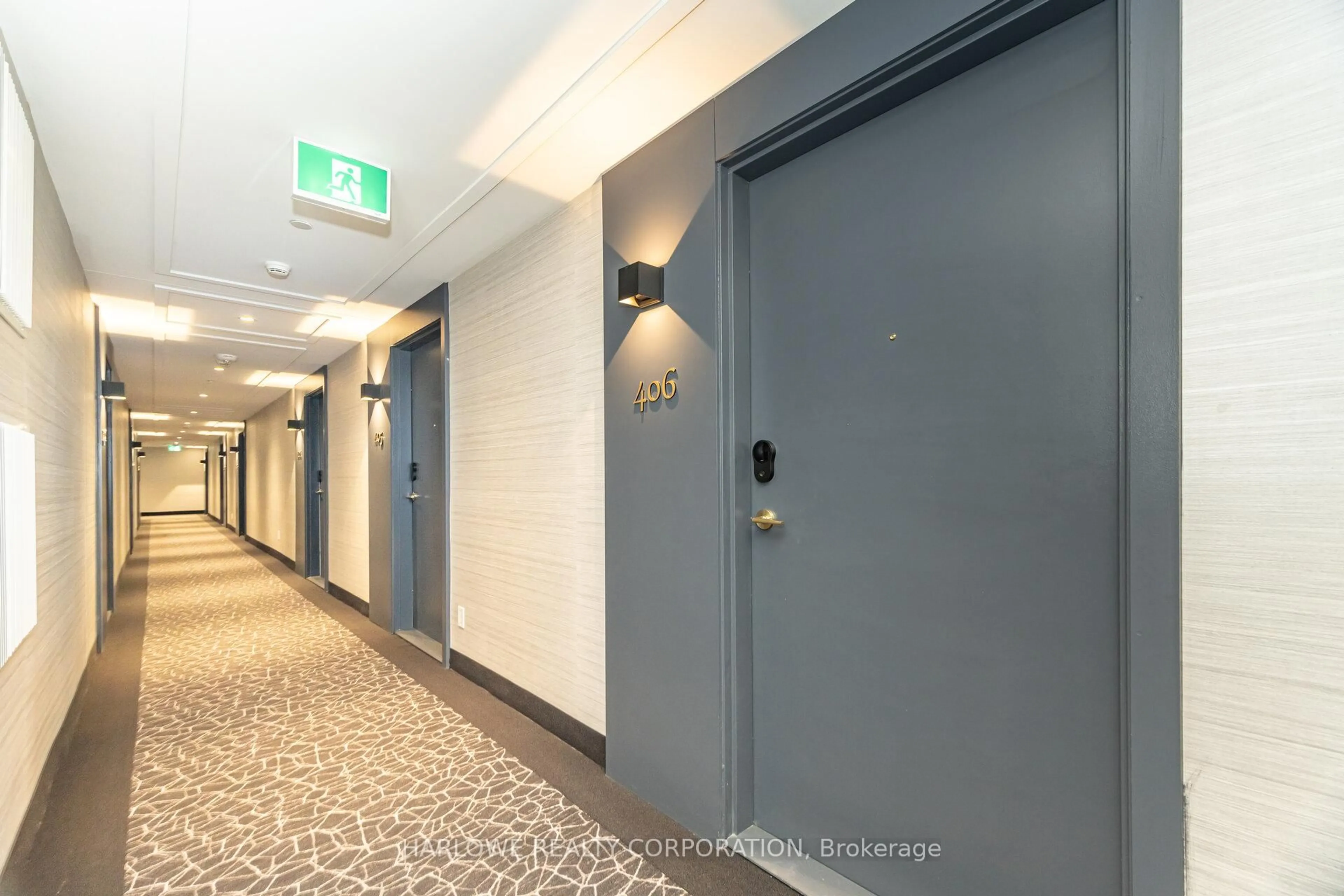 Indoor foyer for 543 Richmond St #406, Toronto Ontario M5V 0W9