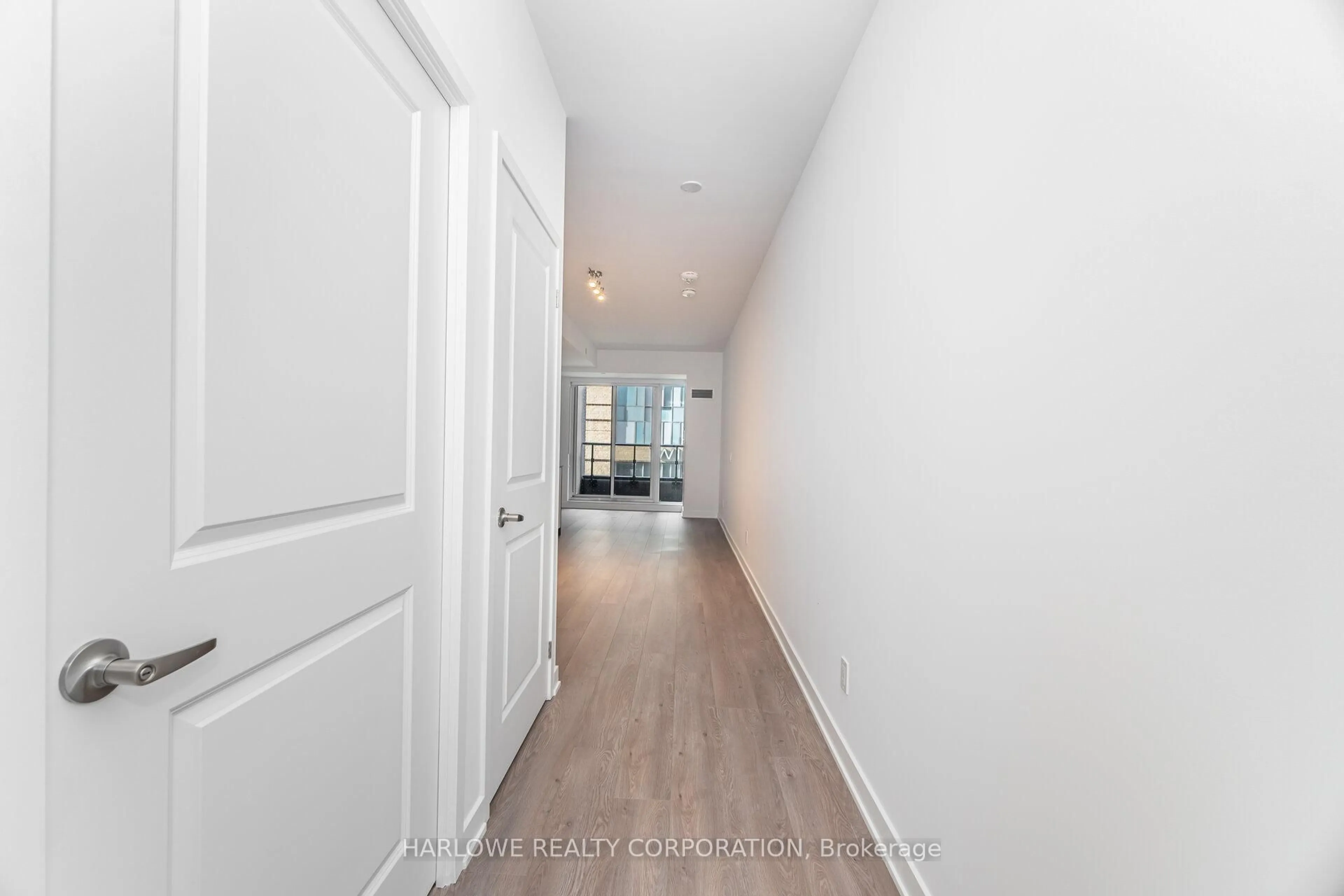 Indoor entryway for 543 Richmond St #406, Toronto Ontario M5V 0W9