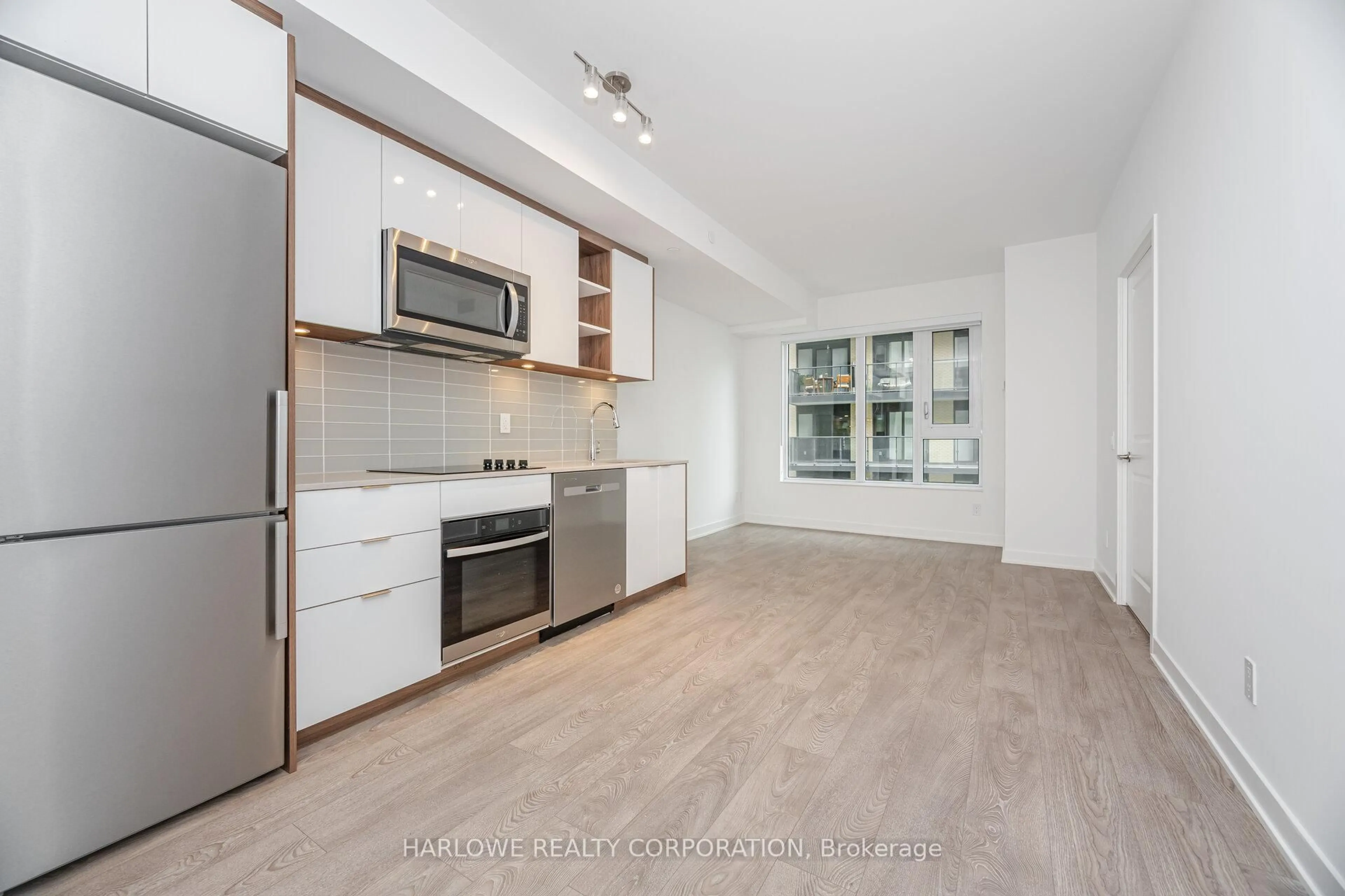 Open concept kitchen, unknown for 543 Richmond St #532, Toronto Ontario M5V 0W9