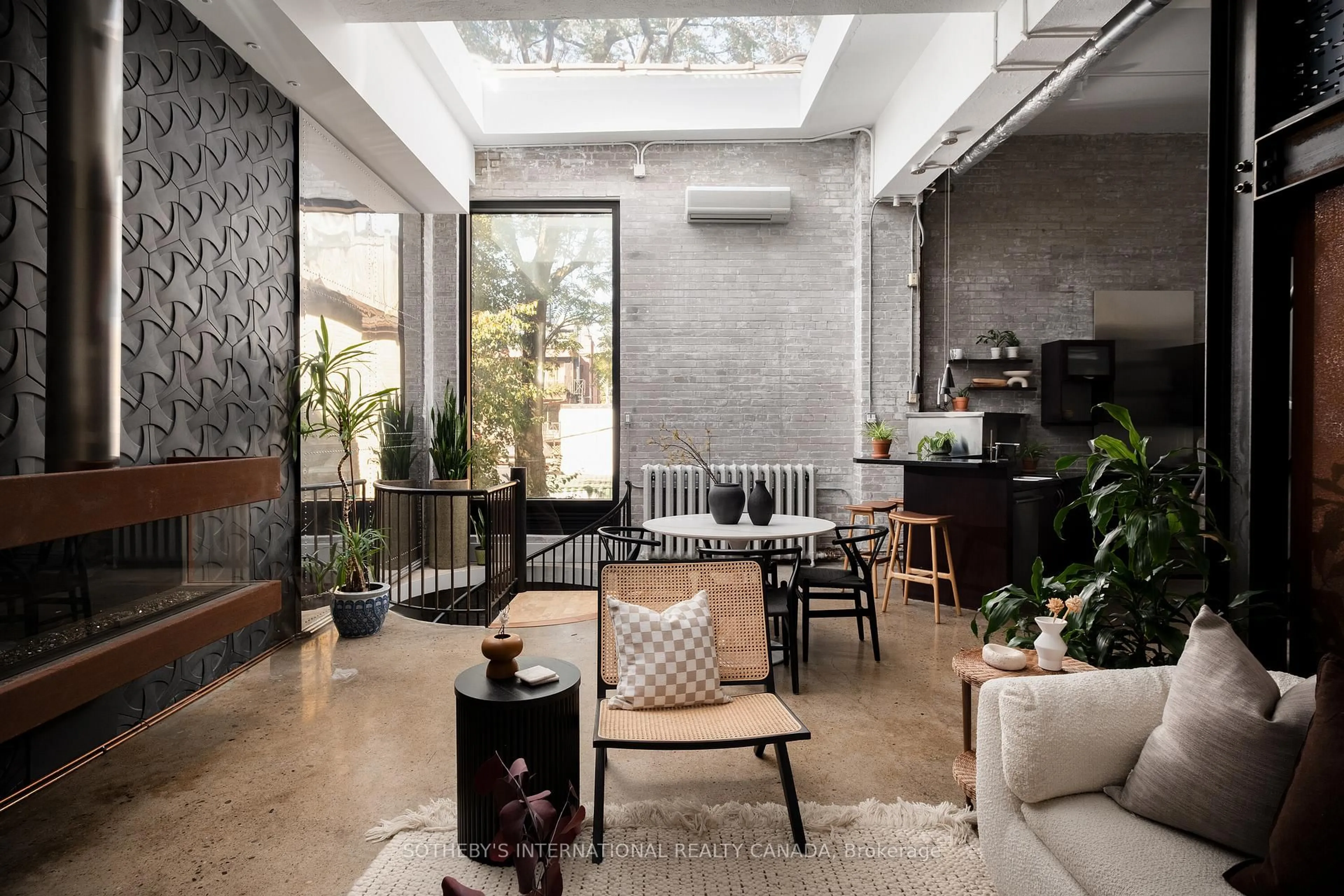 Unknown for 264 Seaton St #204, Toronto Ontario M5A 2T4