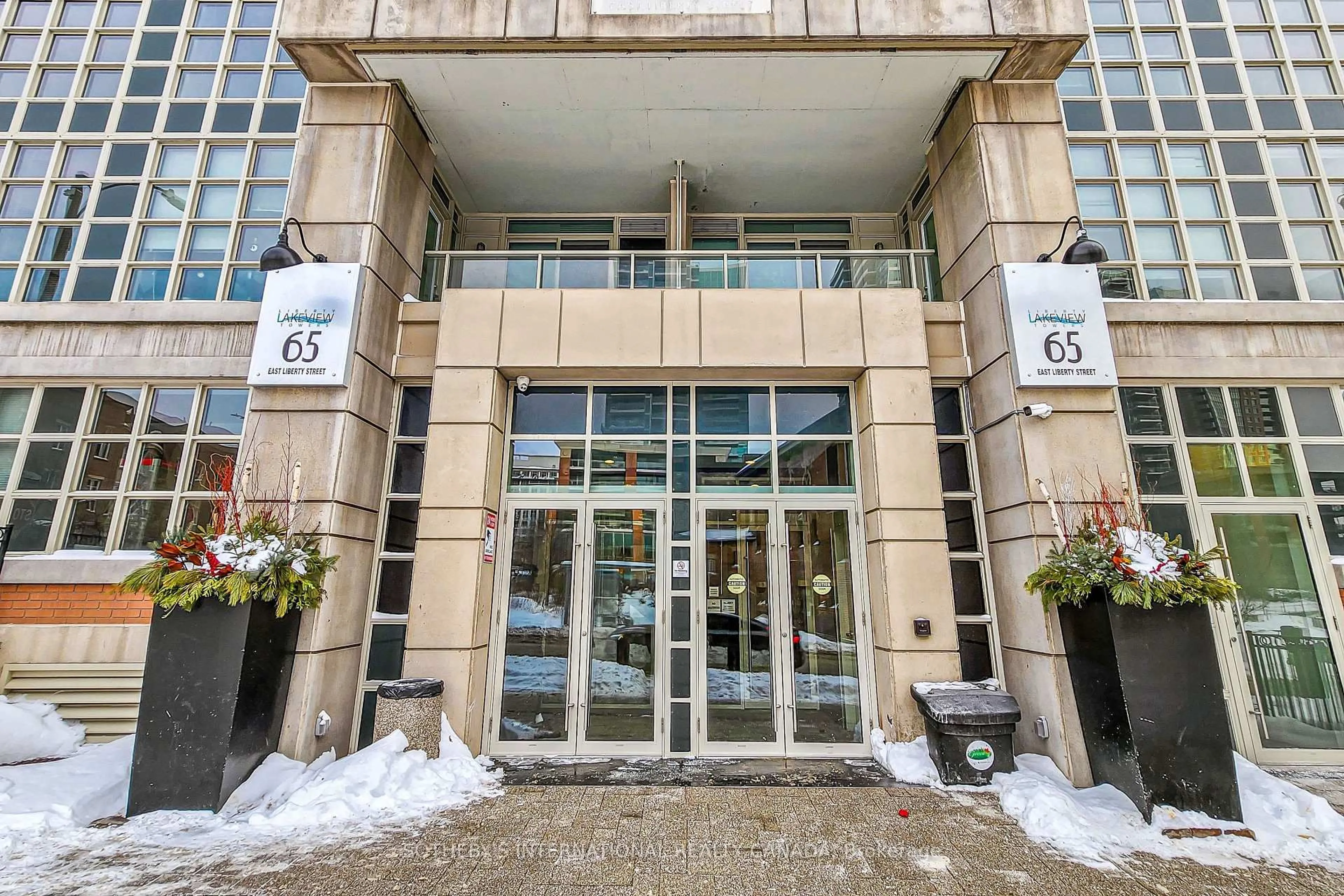 Indoor foyer for 65 East Liberty St #1911, Toronto Ontario M6K 0A2