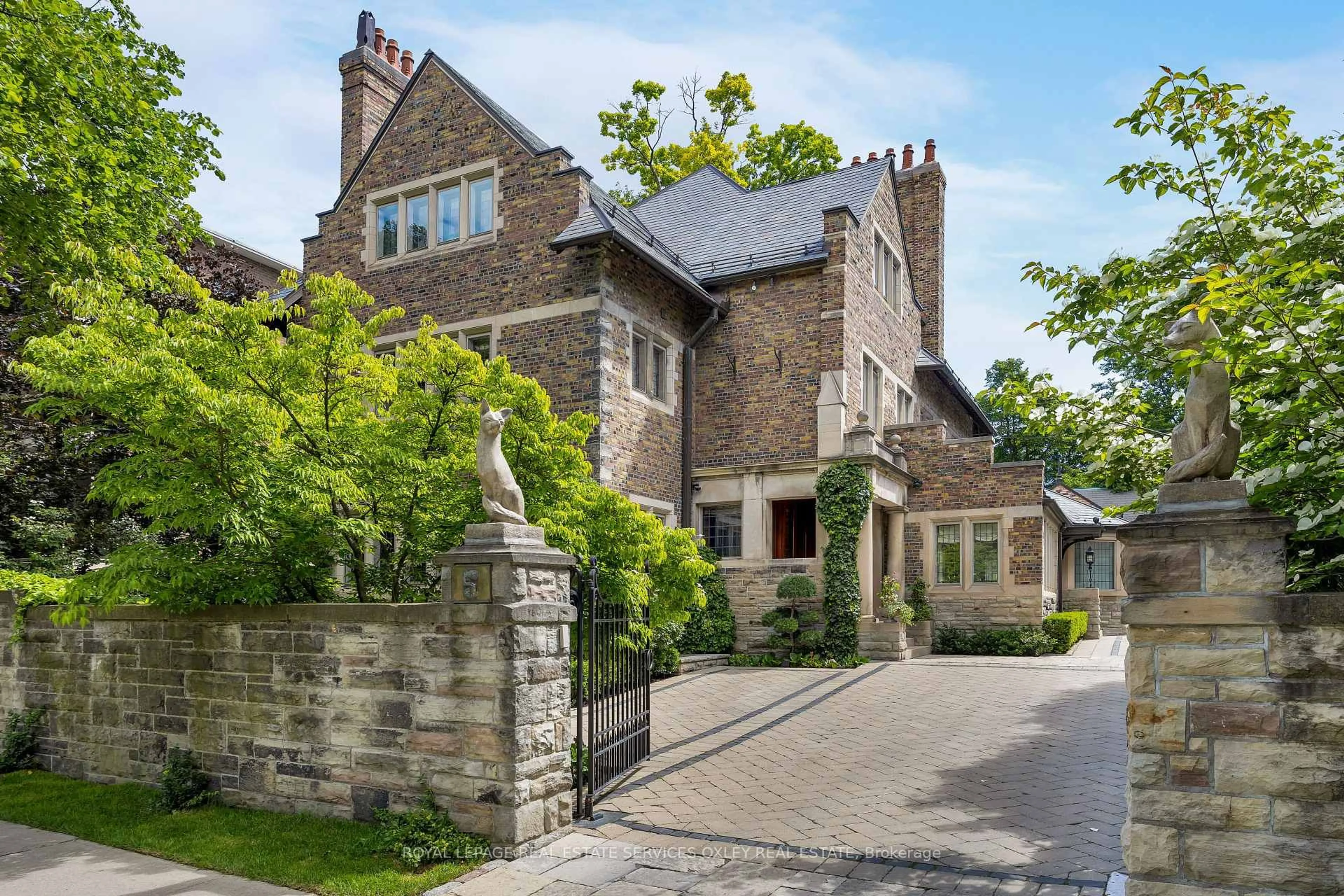 Unknown for 5 Thornwood Rd, Toronto Ontario M4W 2R8