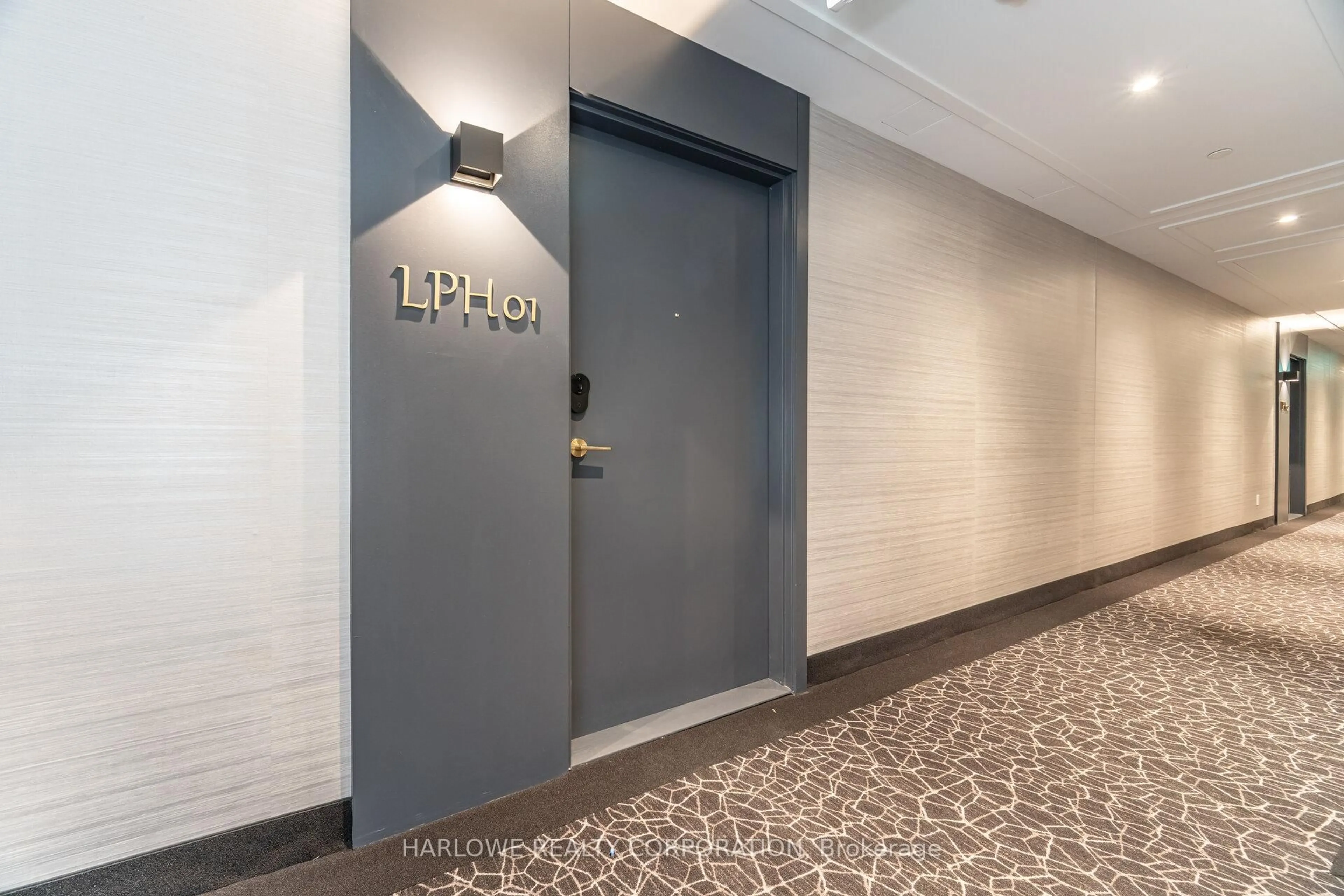 Indoor foyer for 543 Richmond St #LPH01, Toronto Ontario M5V 0W9