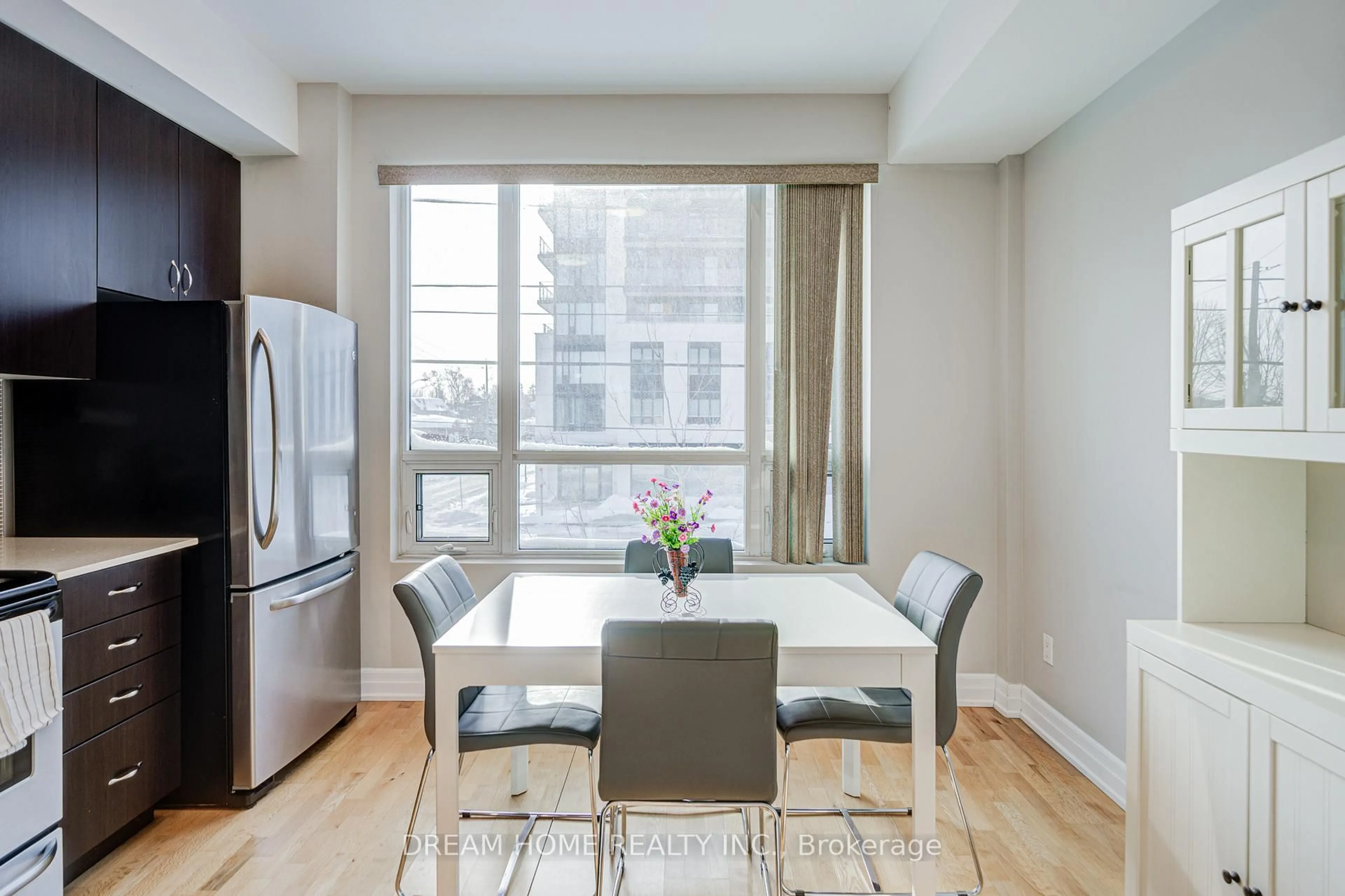 Dining room, wood/laminate floor for 724 Sheppard Ave #201, Toronto Ontario M3H 2S8