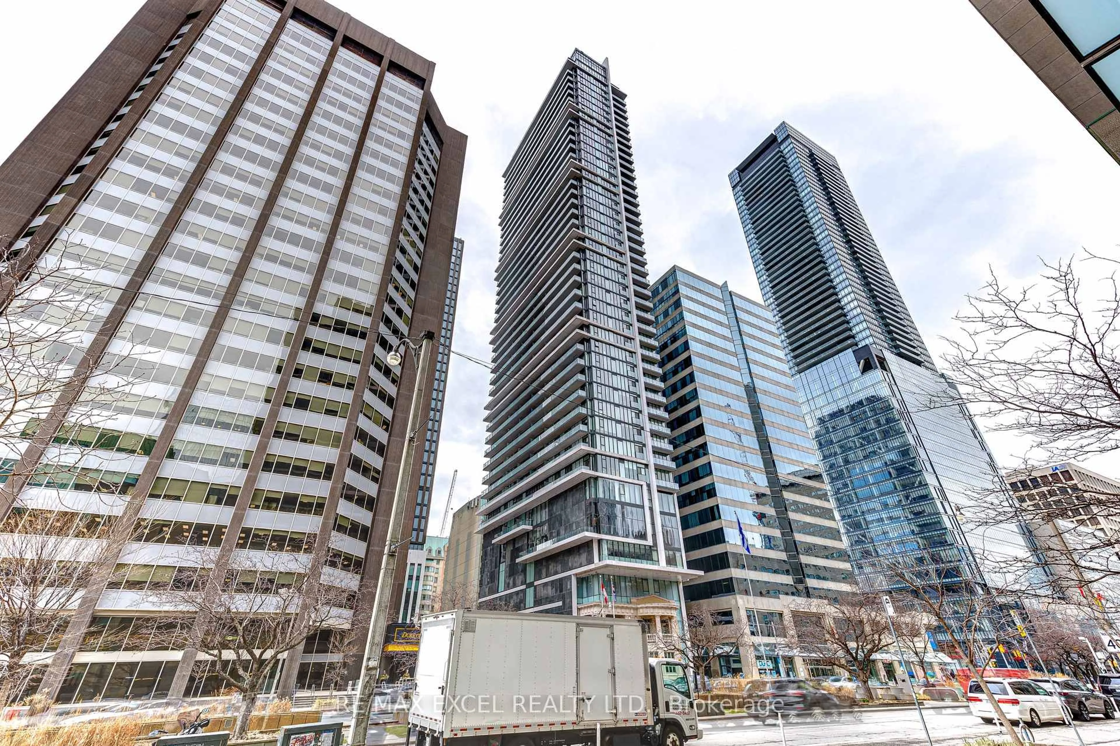 Unknown for 426 University Ave #1705, Toronto Ontario M5G 1S9