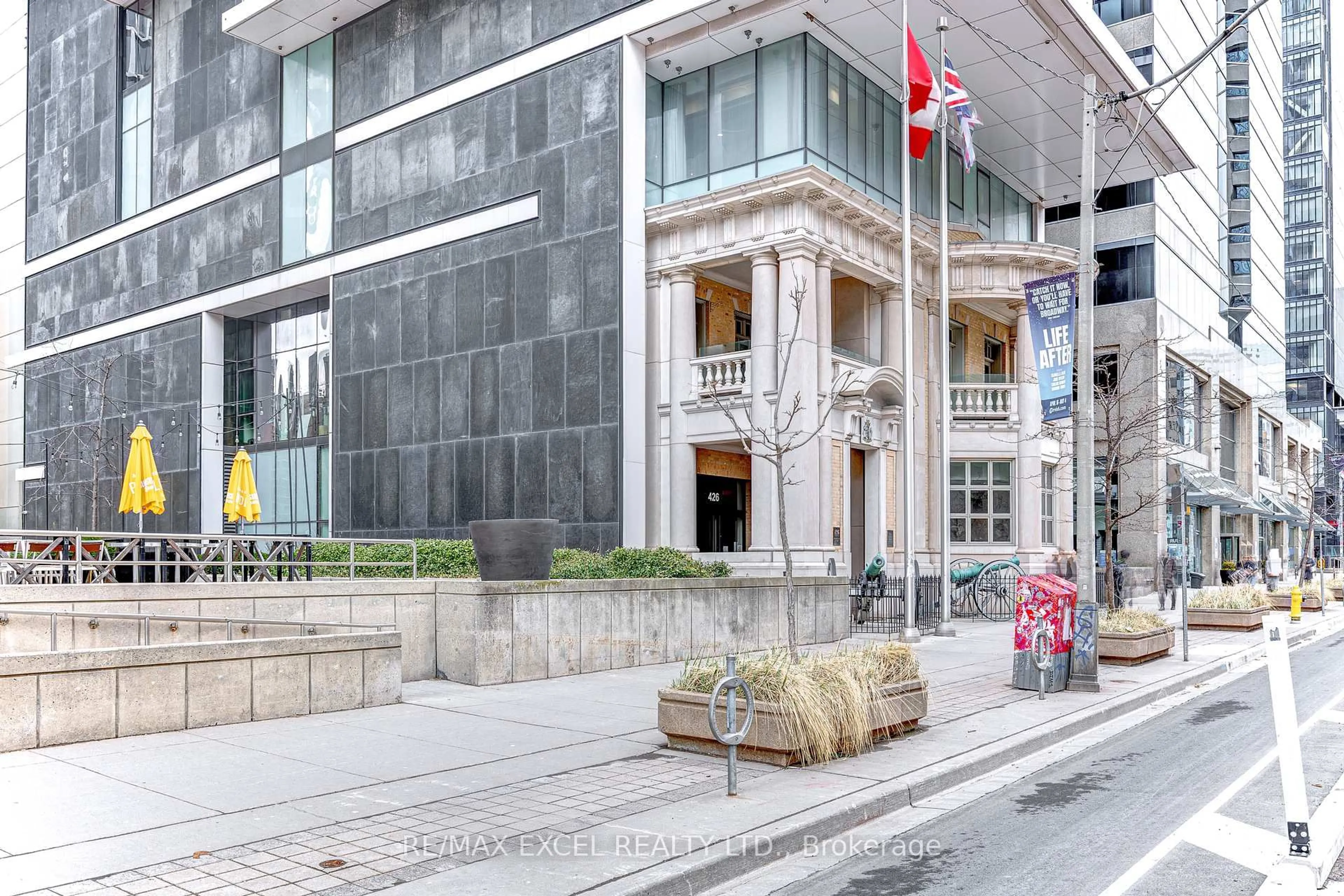 Unknown for 426 University Ave #1705, Toronto Ontario M5G 1S9