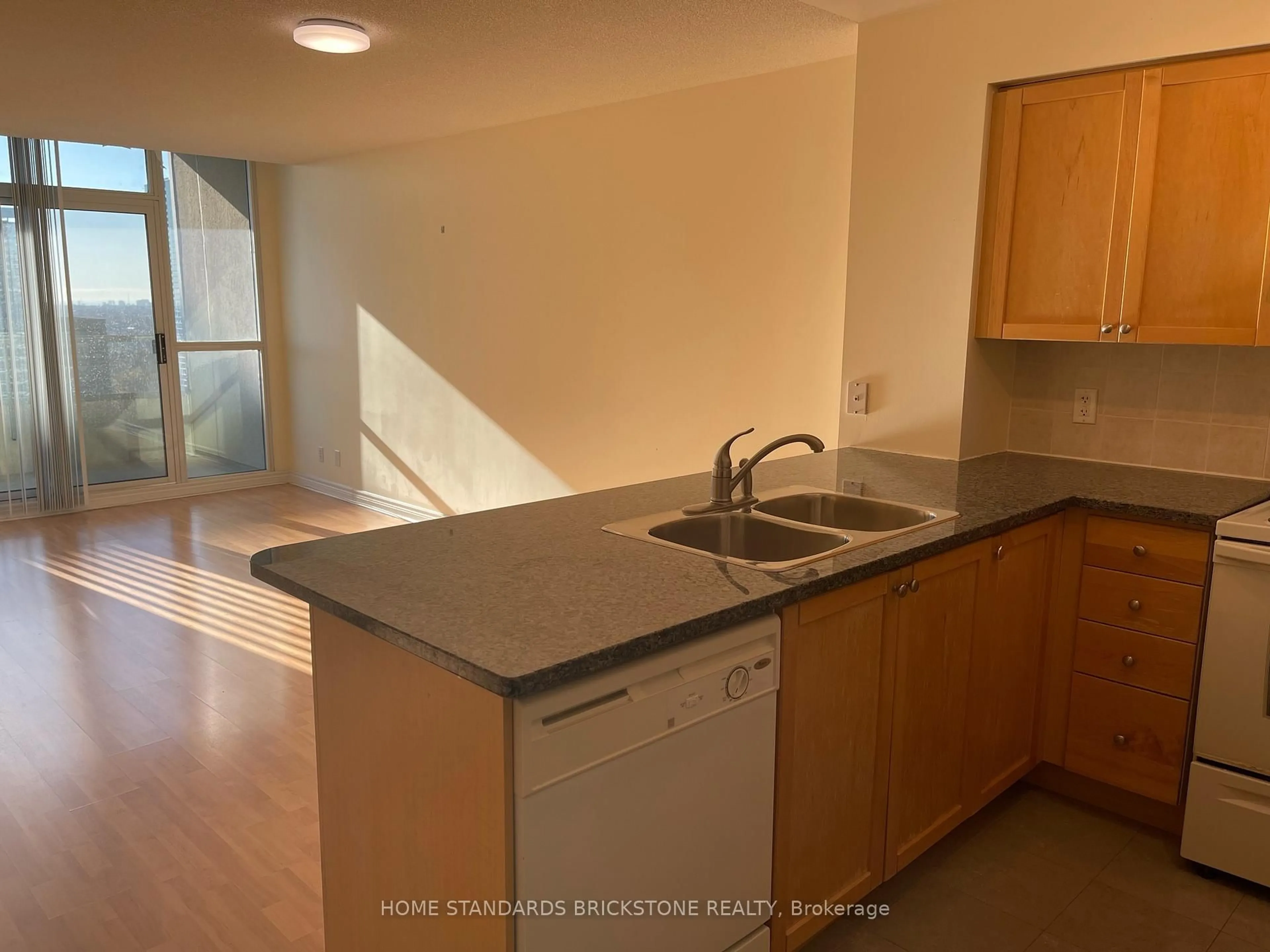 Standard kitchen, unknown for 23 Hollywood Ave #3709, Toronto Ontario M2N 7L8