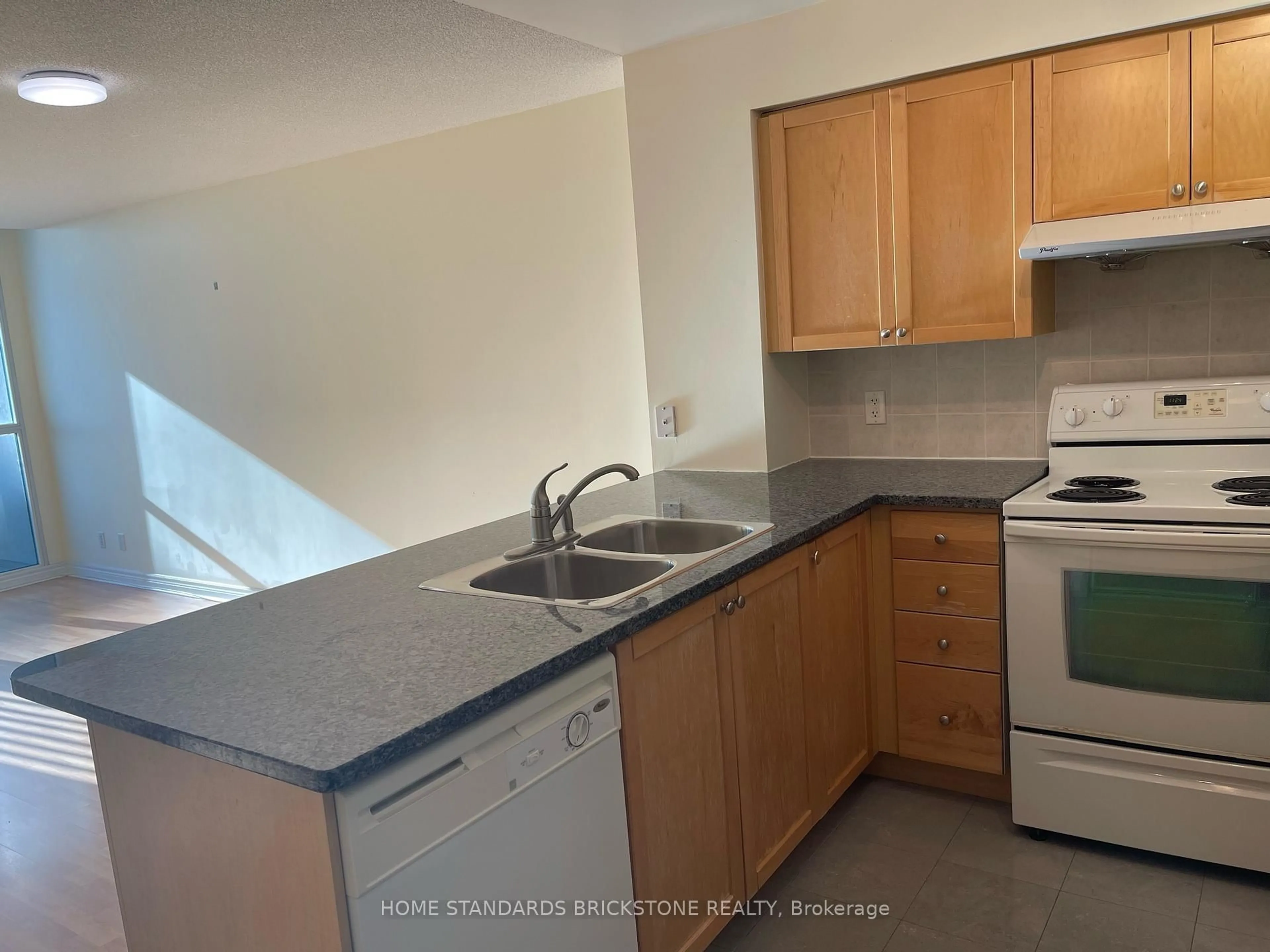 Standard kitchen, unknown for 23 Hollywood Ave #3709, Toronto Ontario M2N 7L8