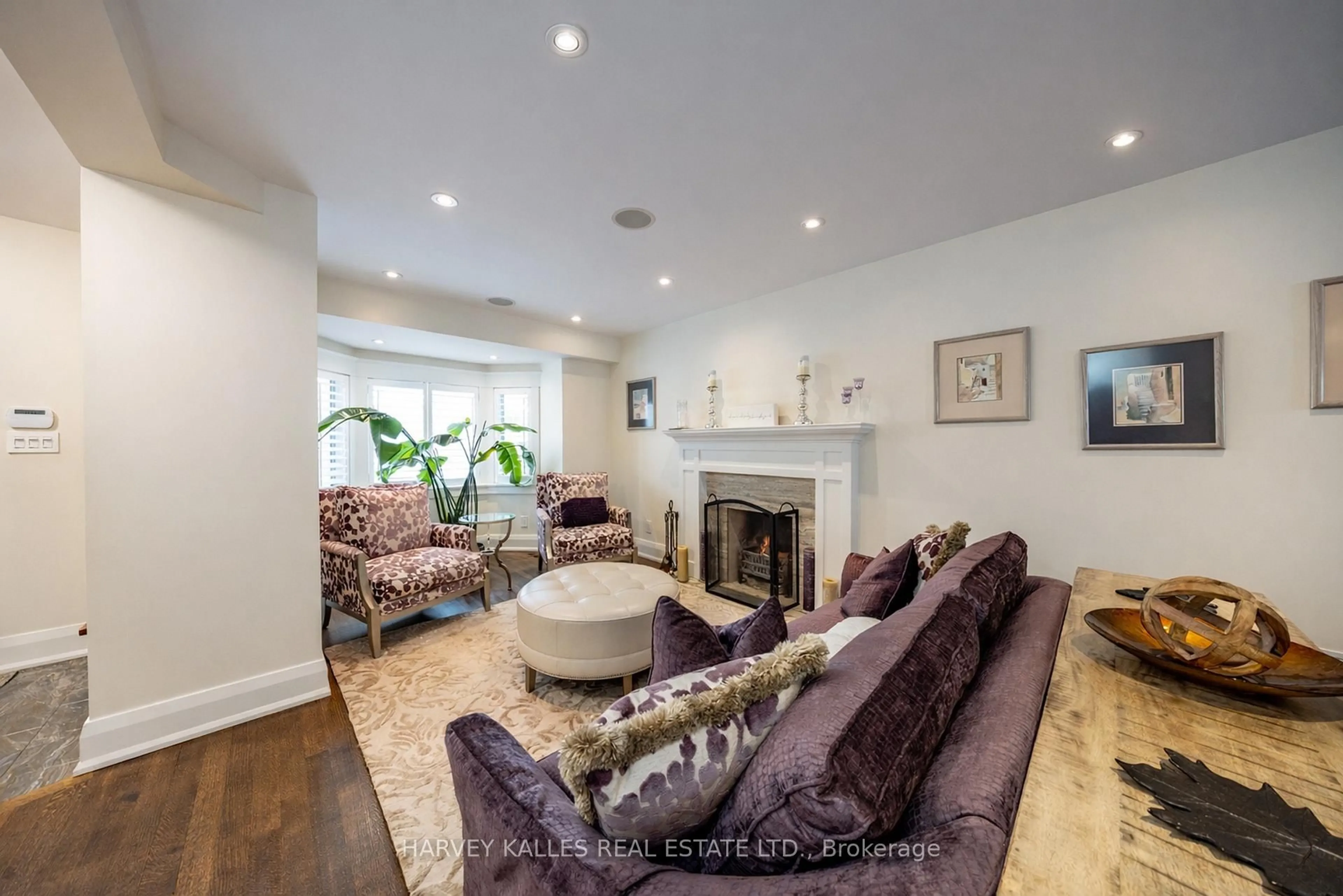 Living room with furniture, unknown for 353 Briar Hill Ave, Toronto Ontario M4R 1J3