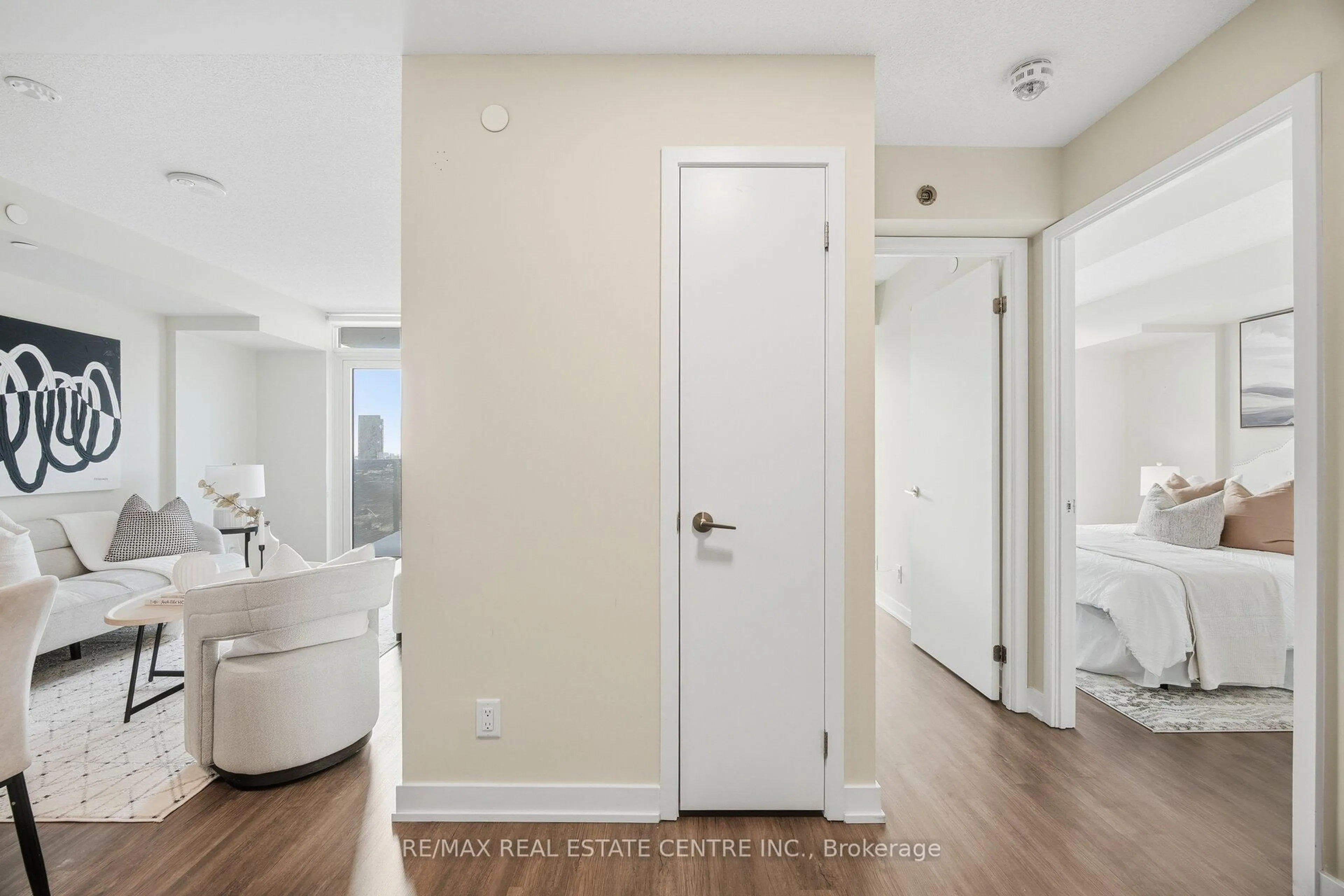 Unknown for 38 Monte Kwinter Crt #1112, Toronto Ontario M3H 0E2