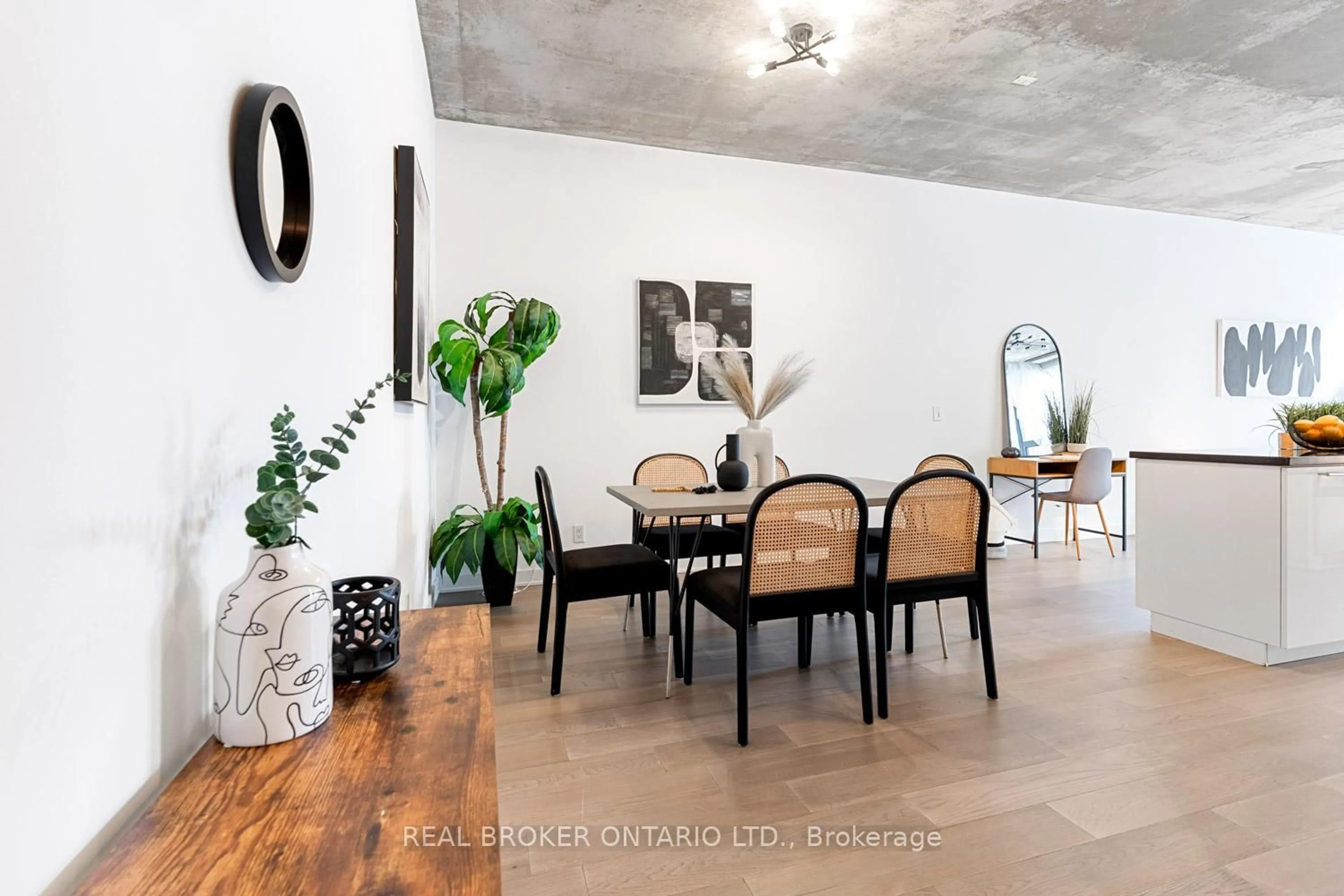 Dining room, unknown for 60 Bathurst St #608, Toronto Ontario M5V 2P4