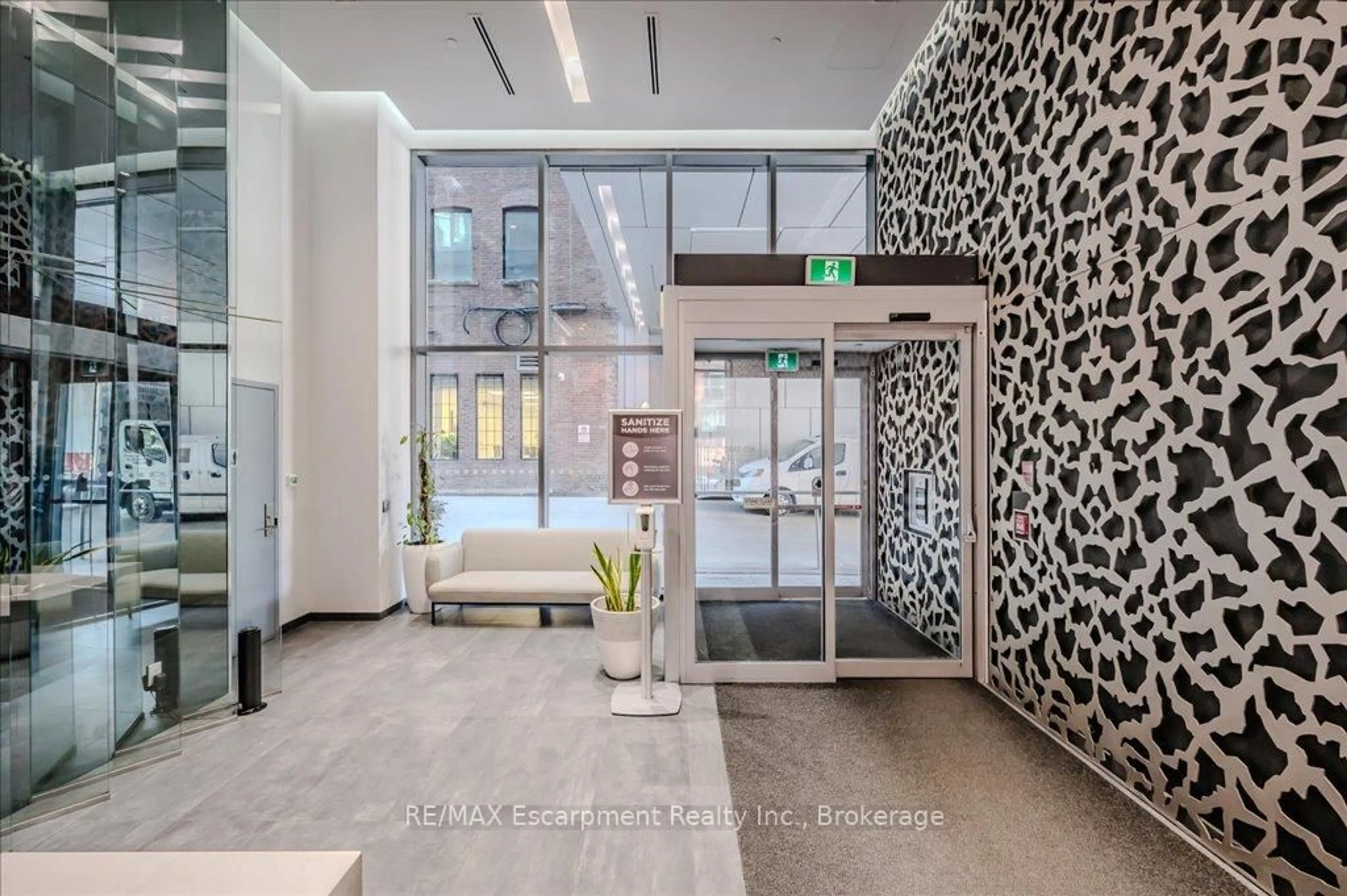 Indoor foyer for 60 Colborne St #802, Toronto Ontario M5E 0B7