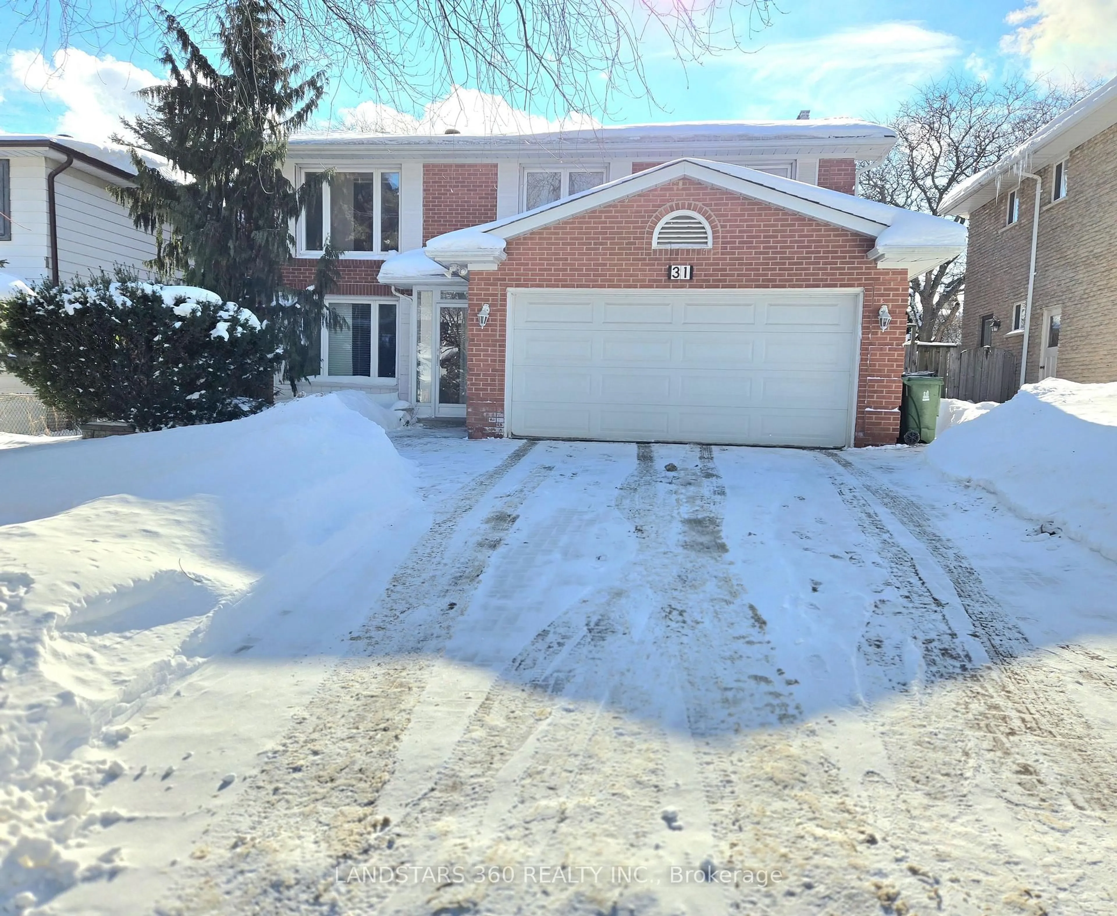 A pic from outside/outdoor area/front of a property/back of a property/a pic from drone, street for 31 Whitehorn Cres, Toronto Ontario M2J 3B1
