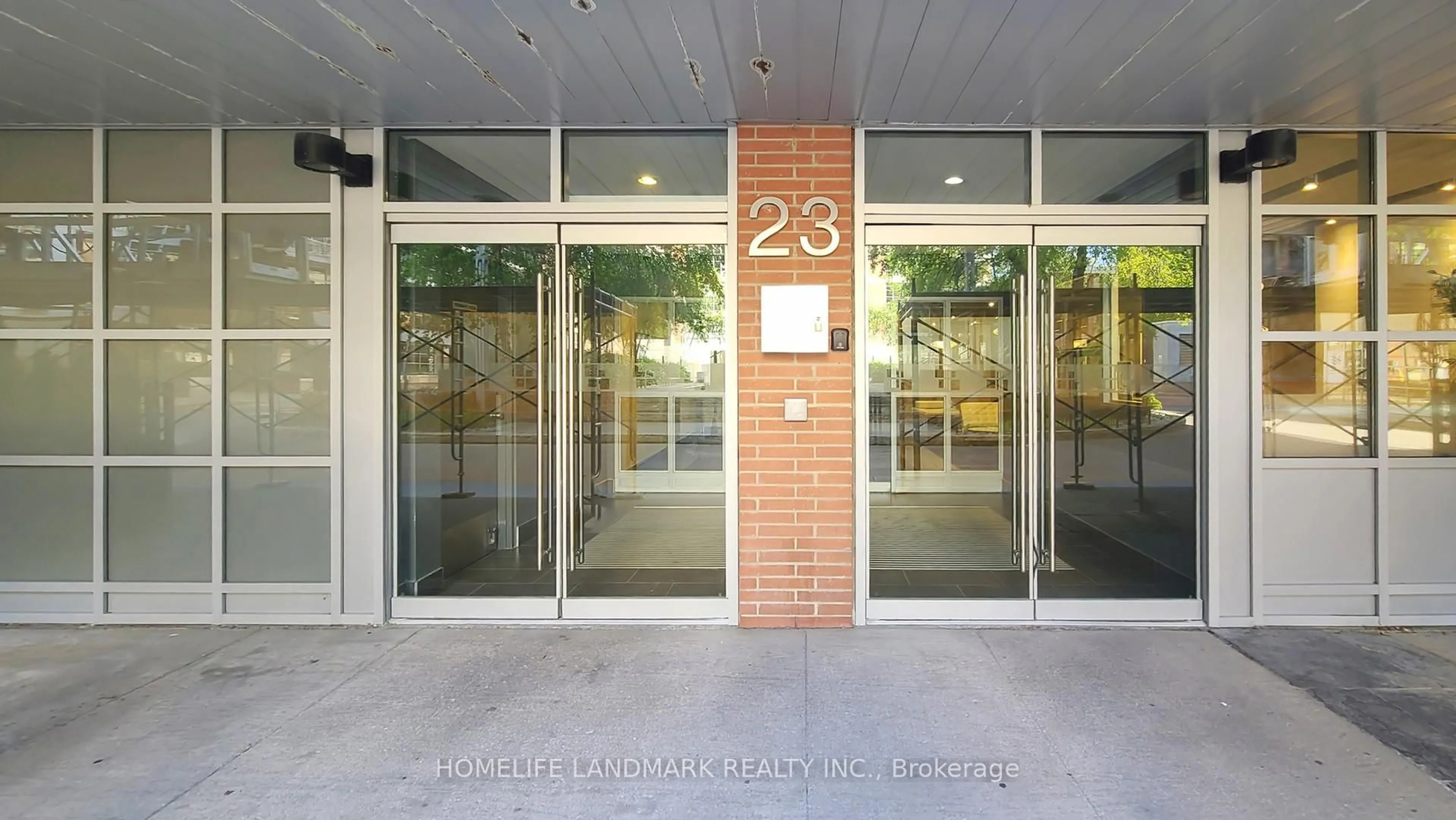 Indoor foyer for 23 Brant St #712, Toronto Ontario M5V 2L5