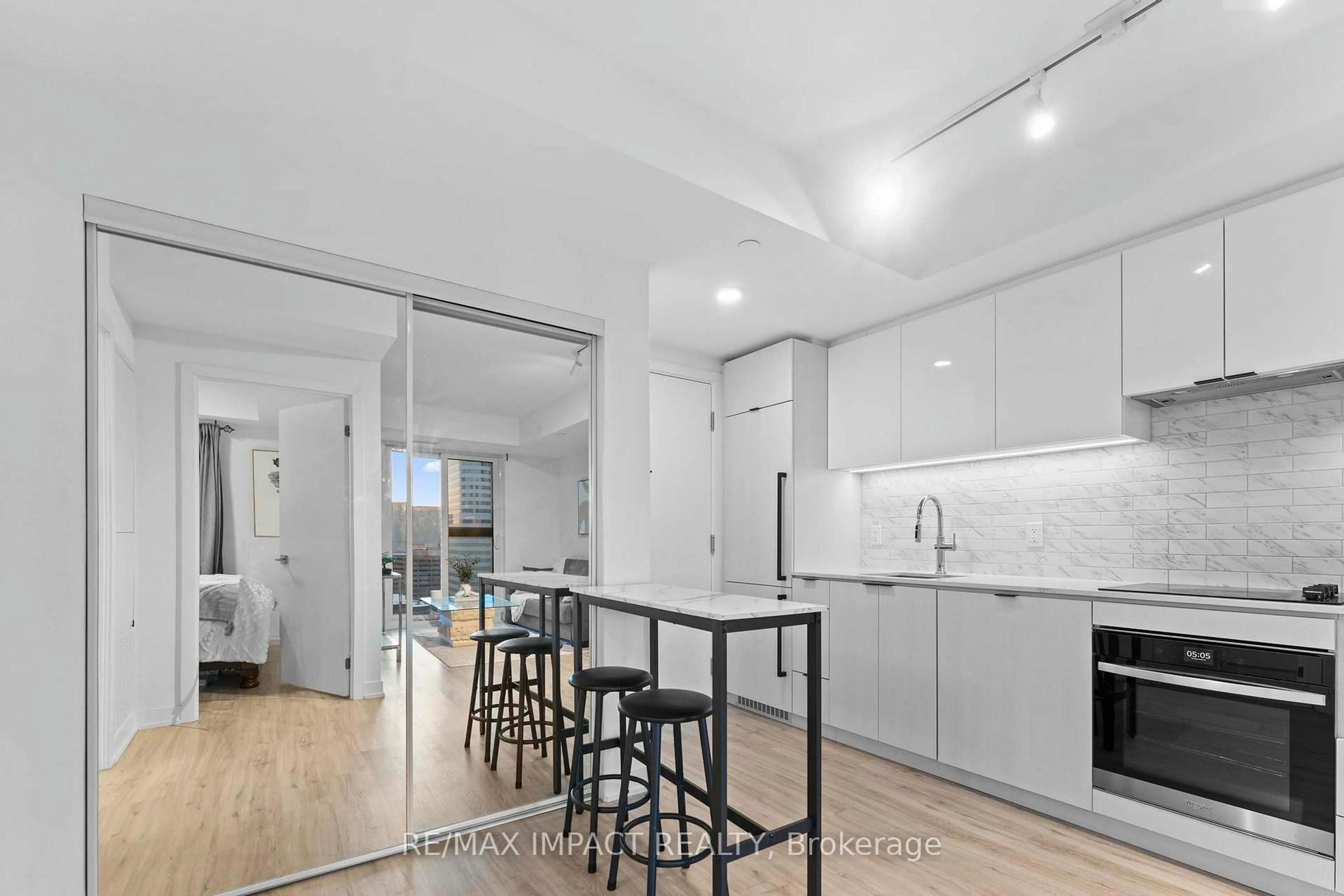 Unknown for 252 Church St #2616, Toronto Ontario M5B 0E6