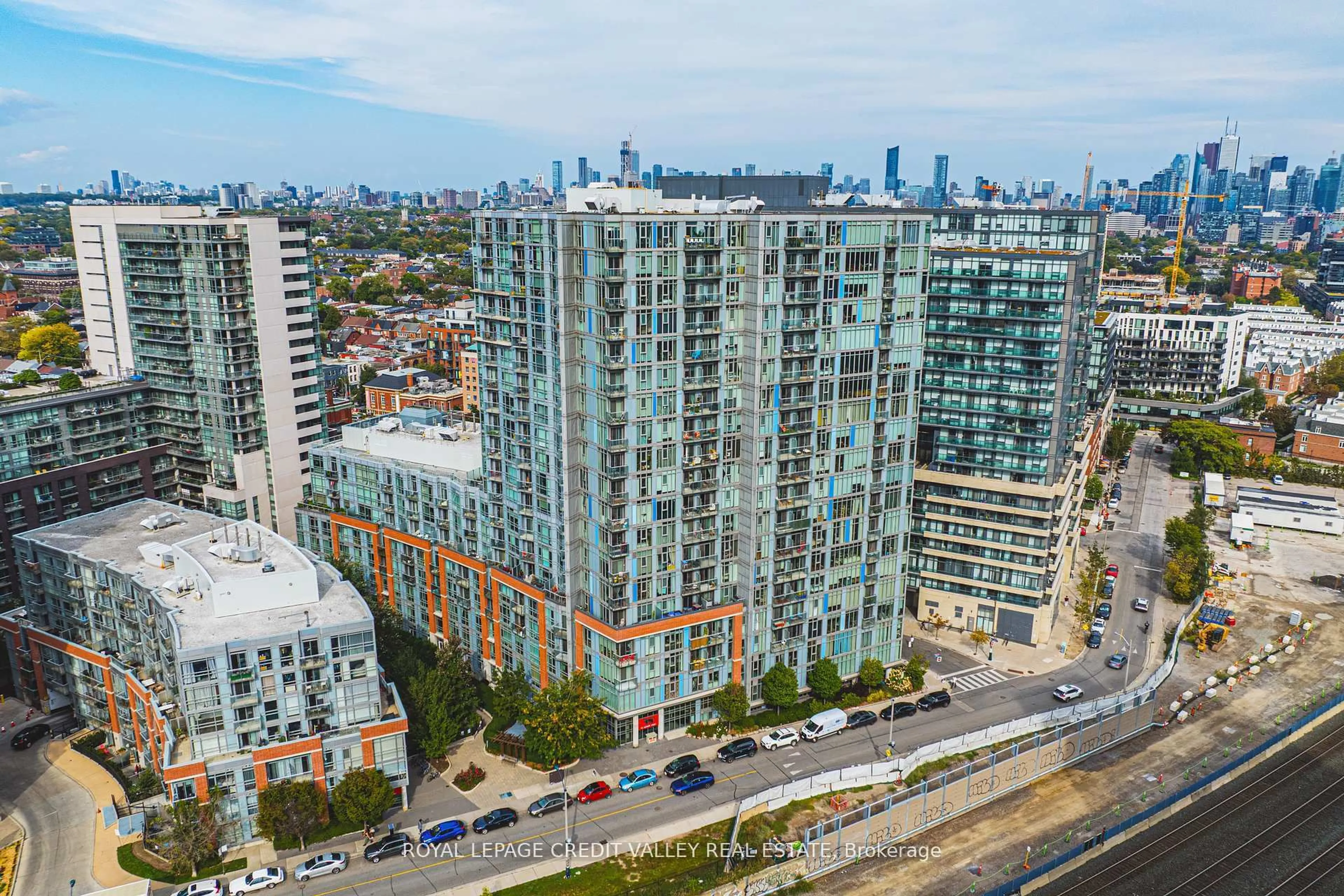 A pic from outside/outdoor area/front of a property/back of a property/a pic from drone, city buildings view from balcony for 150 Sudbury St #609, Toronto Ontario M6J 3S8