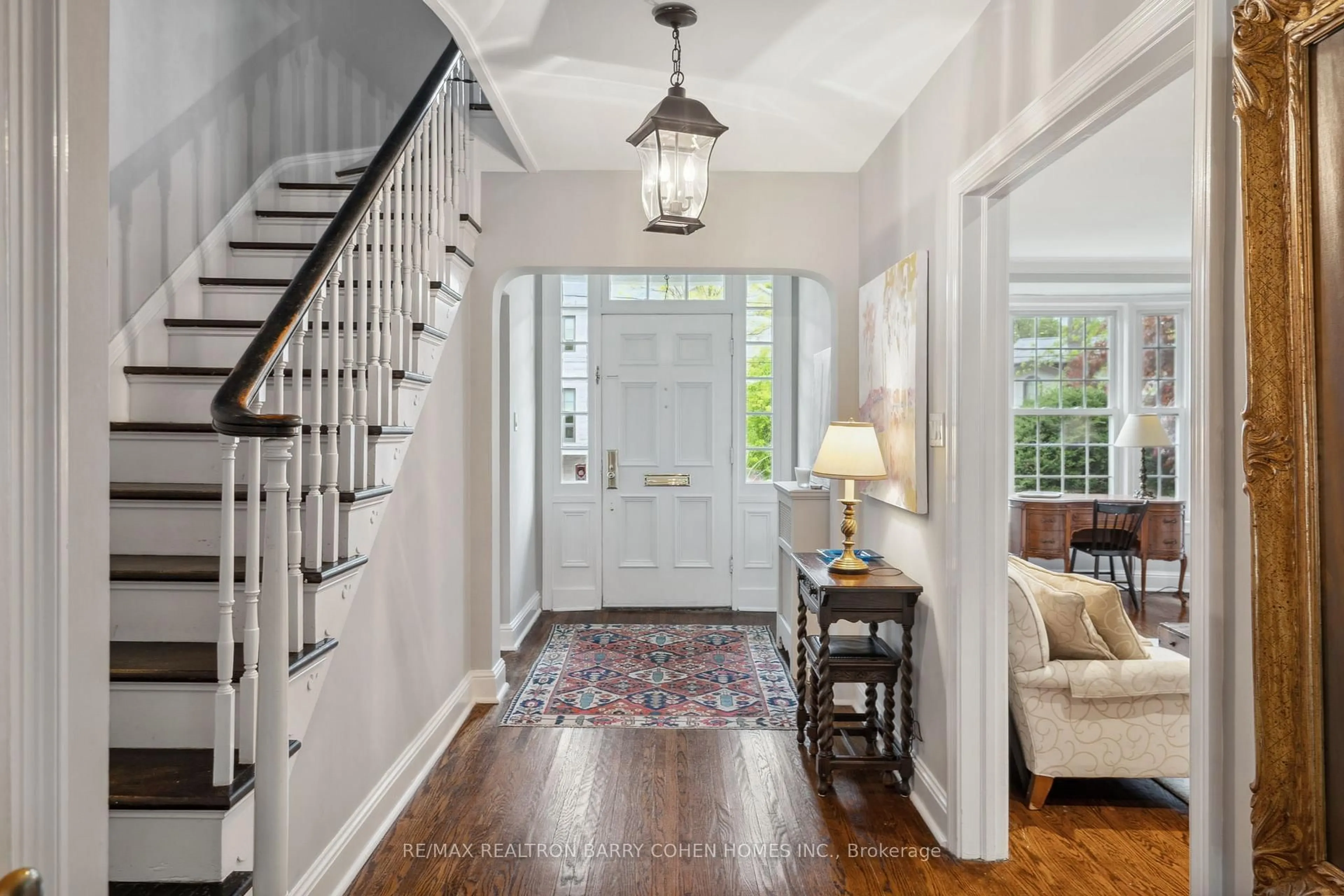 Indoor entryway for 56 Highland Cres, Toronto Ontario M2L 1G6