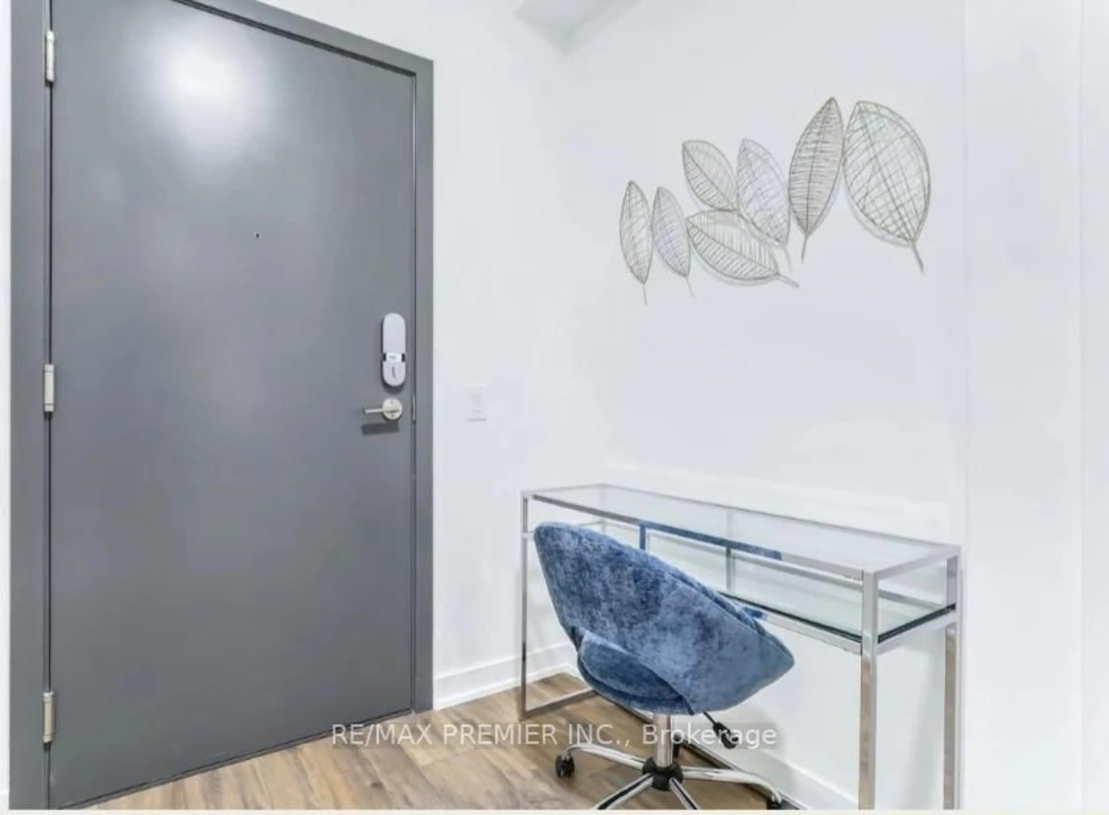 Indoor entryway for 9 Tecumseth St #406, Toronto Ontario M5V 0S5