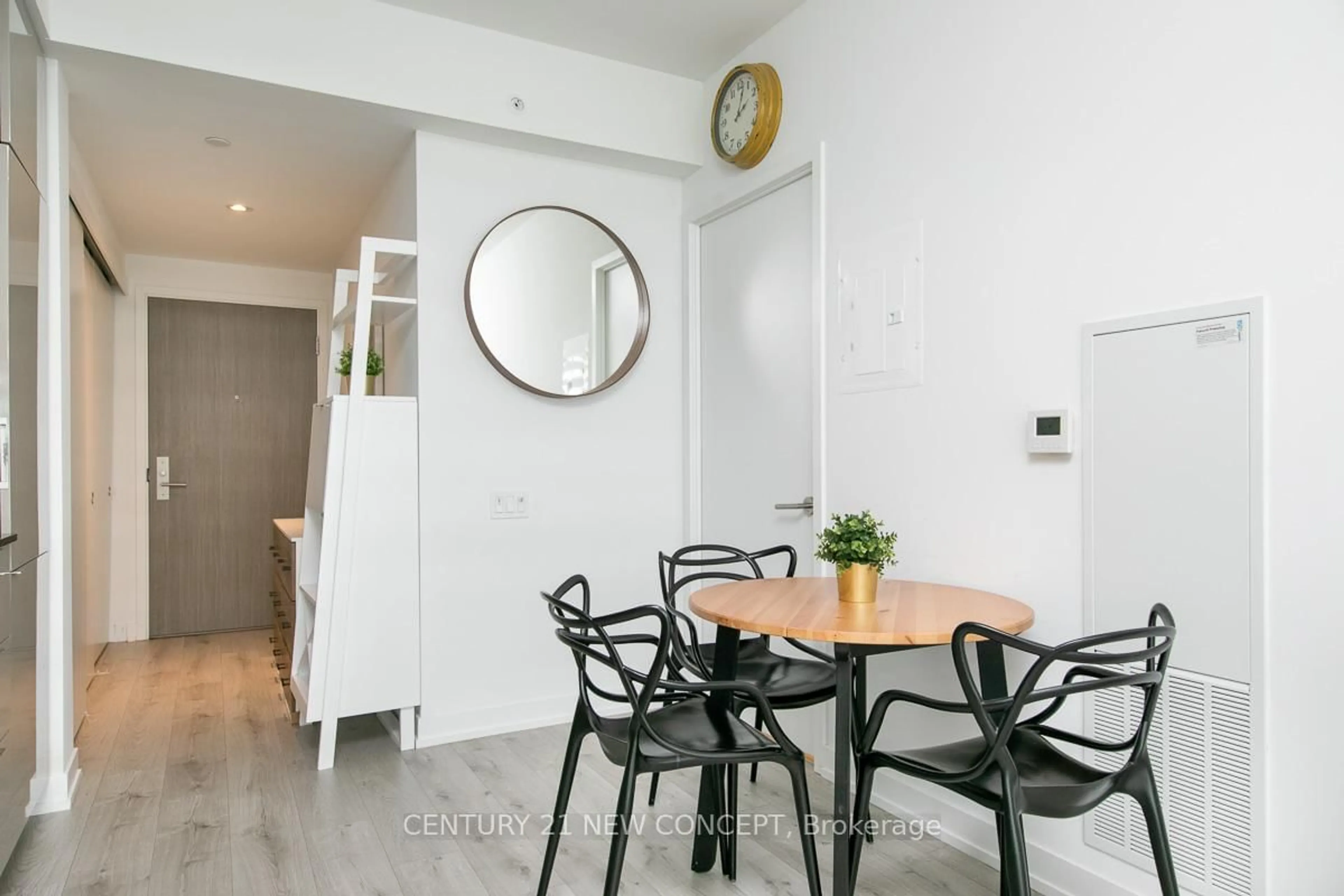 Unknown for 161 Roehampton Ave #2009, Toronto Ontario M4P 0C8