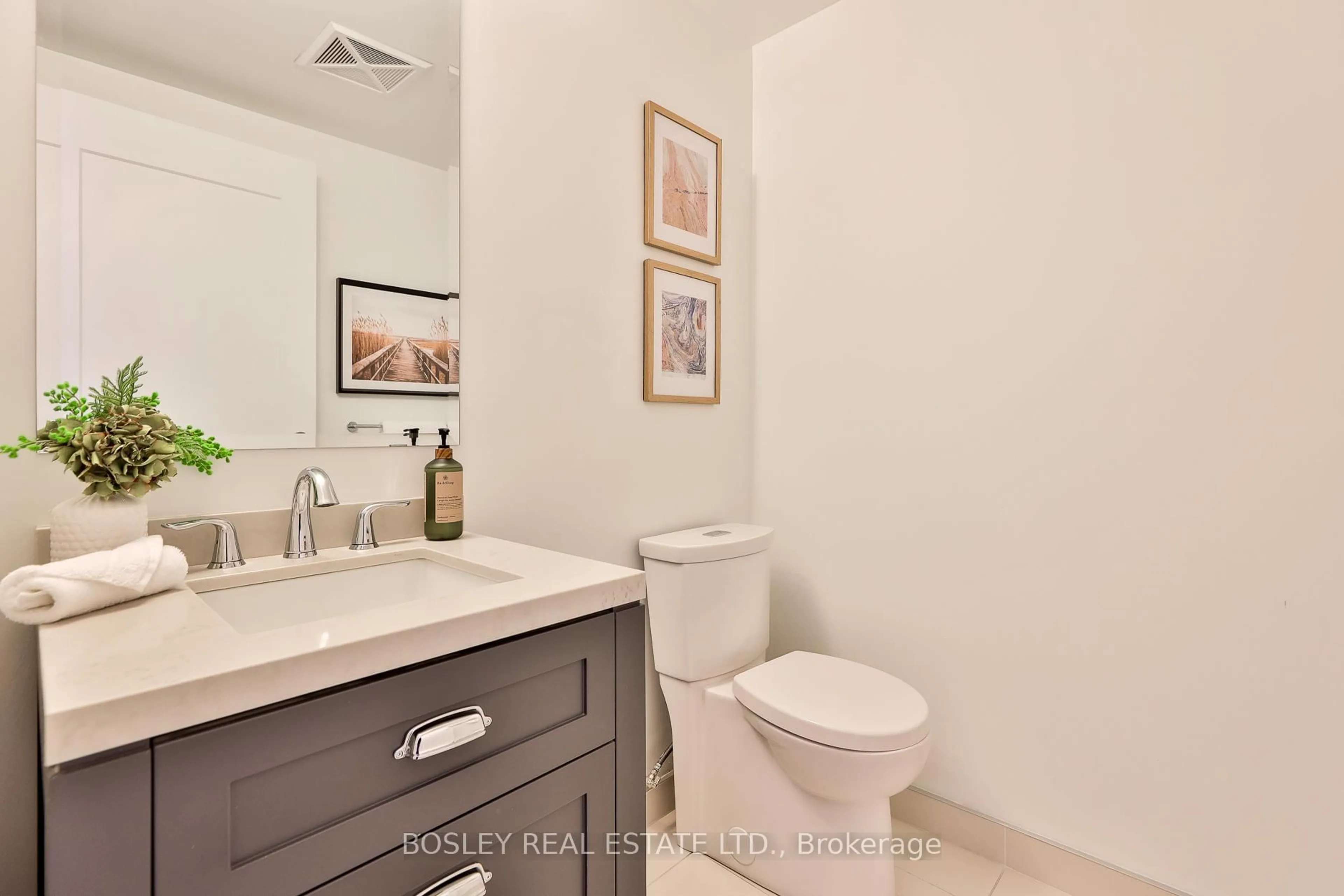 Standard bathroom, ceramic/tile floor for 25 Malcolm Rd #TH105, Toronto Ontario M4G 0C1