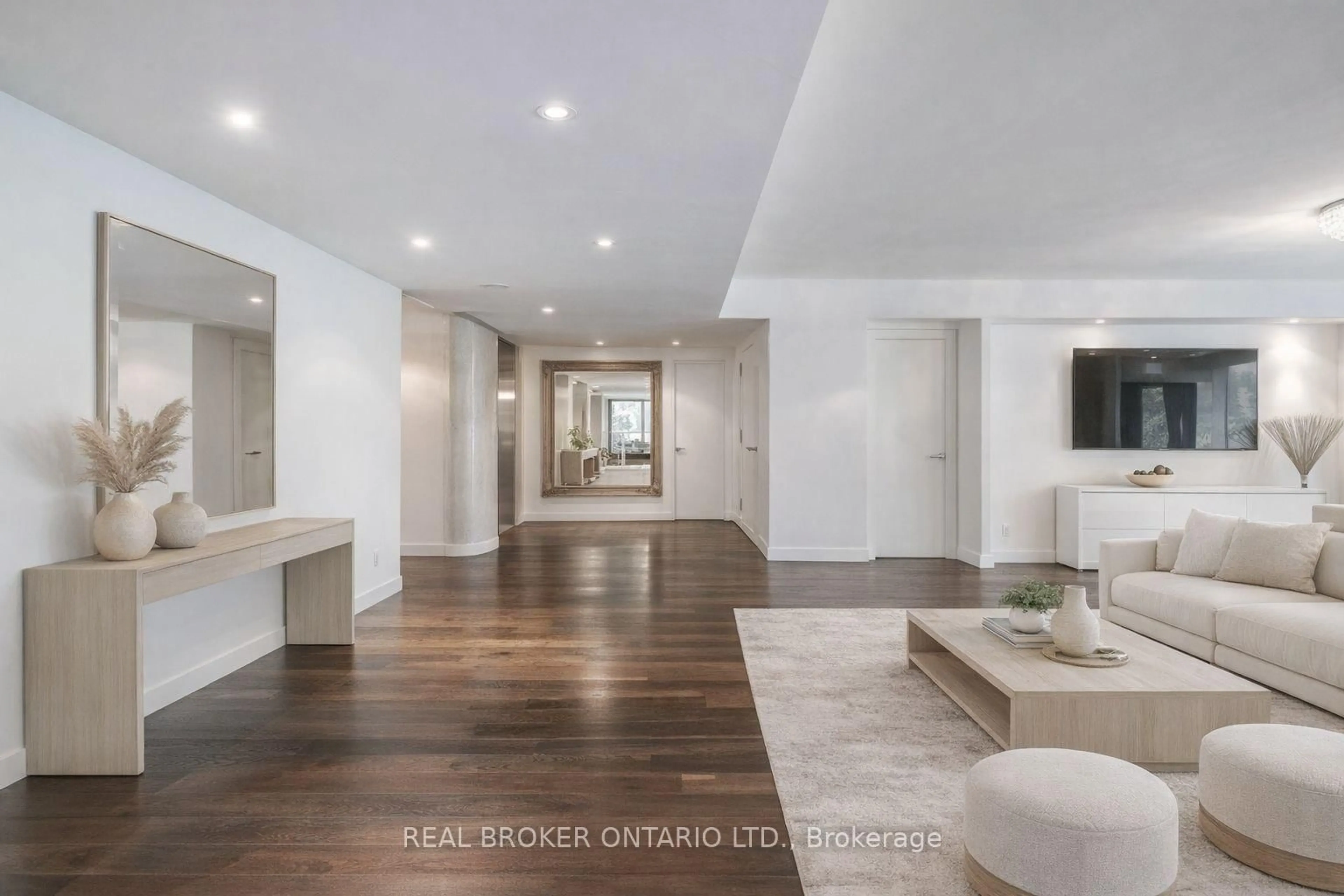 Unknown for 500 Wellington St #201, Toronto Ontario M5V 1E3