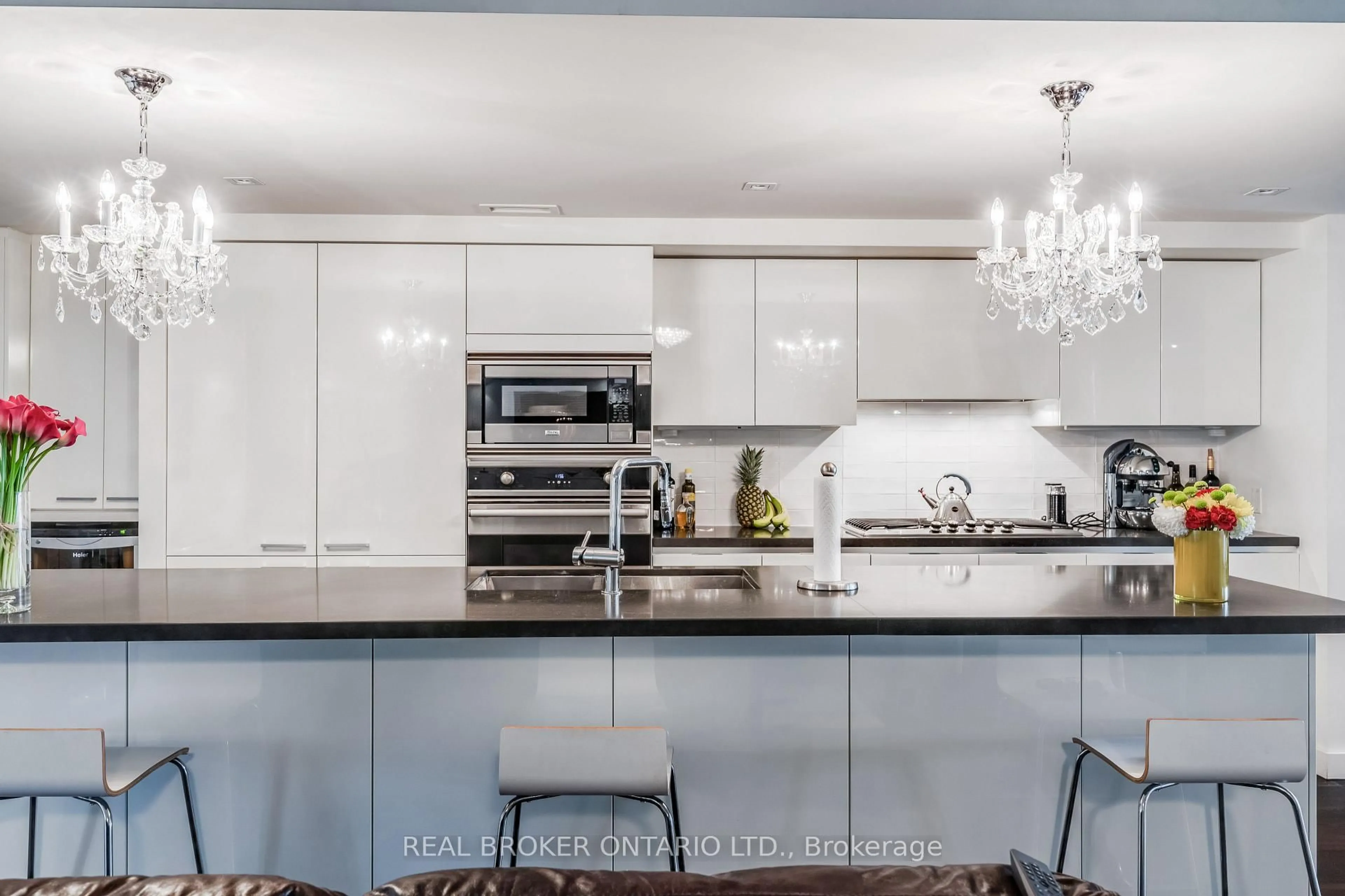 Contemporary kitchen, ceramic/tile floor for 500 Wellington St #201, Toronto Ontario M5V 1E3