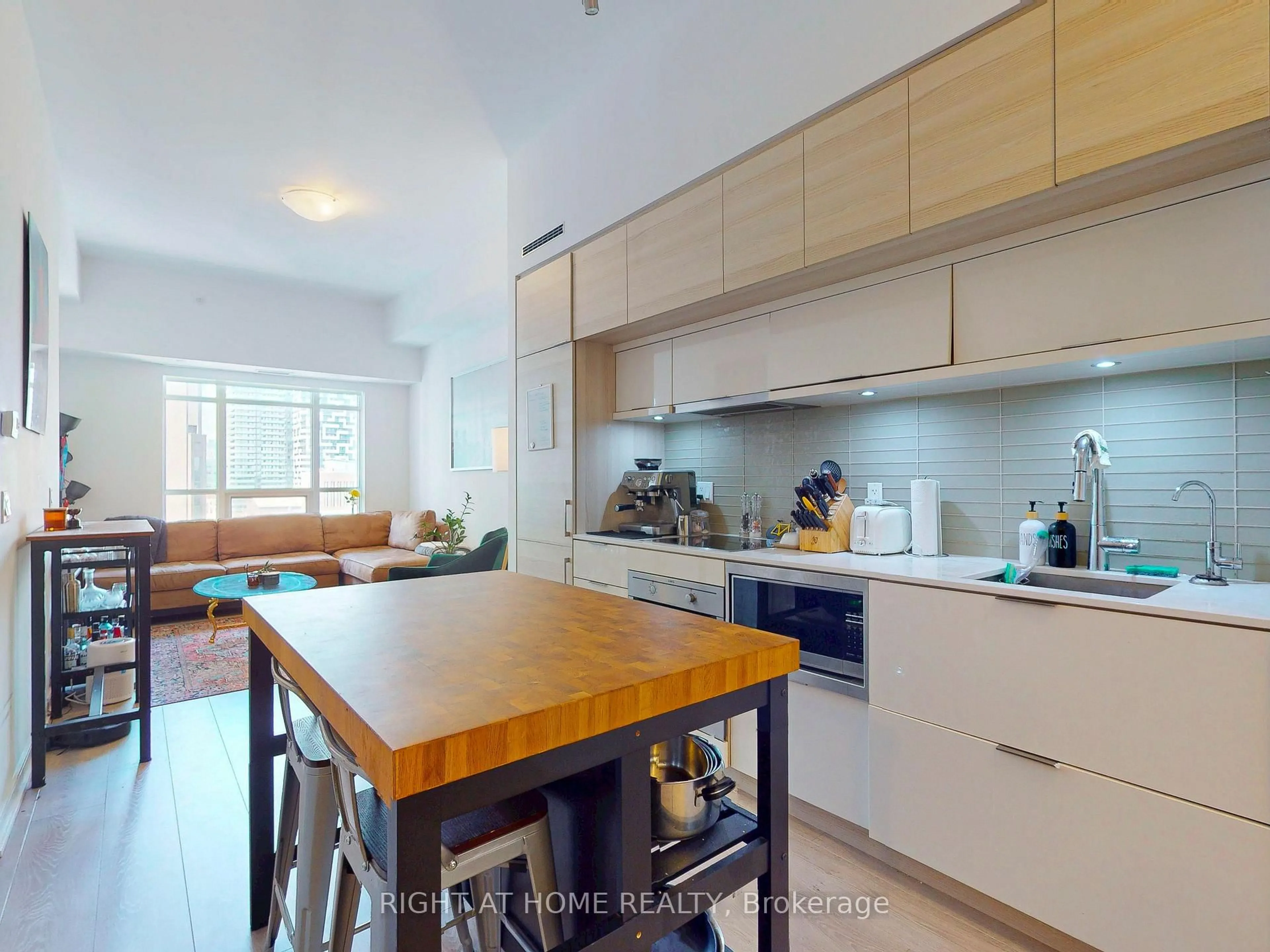 Unknown for 88 Scott St #1904, Toronto Ontario M5E 0A9