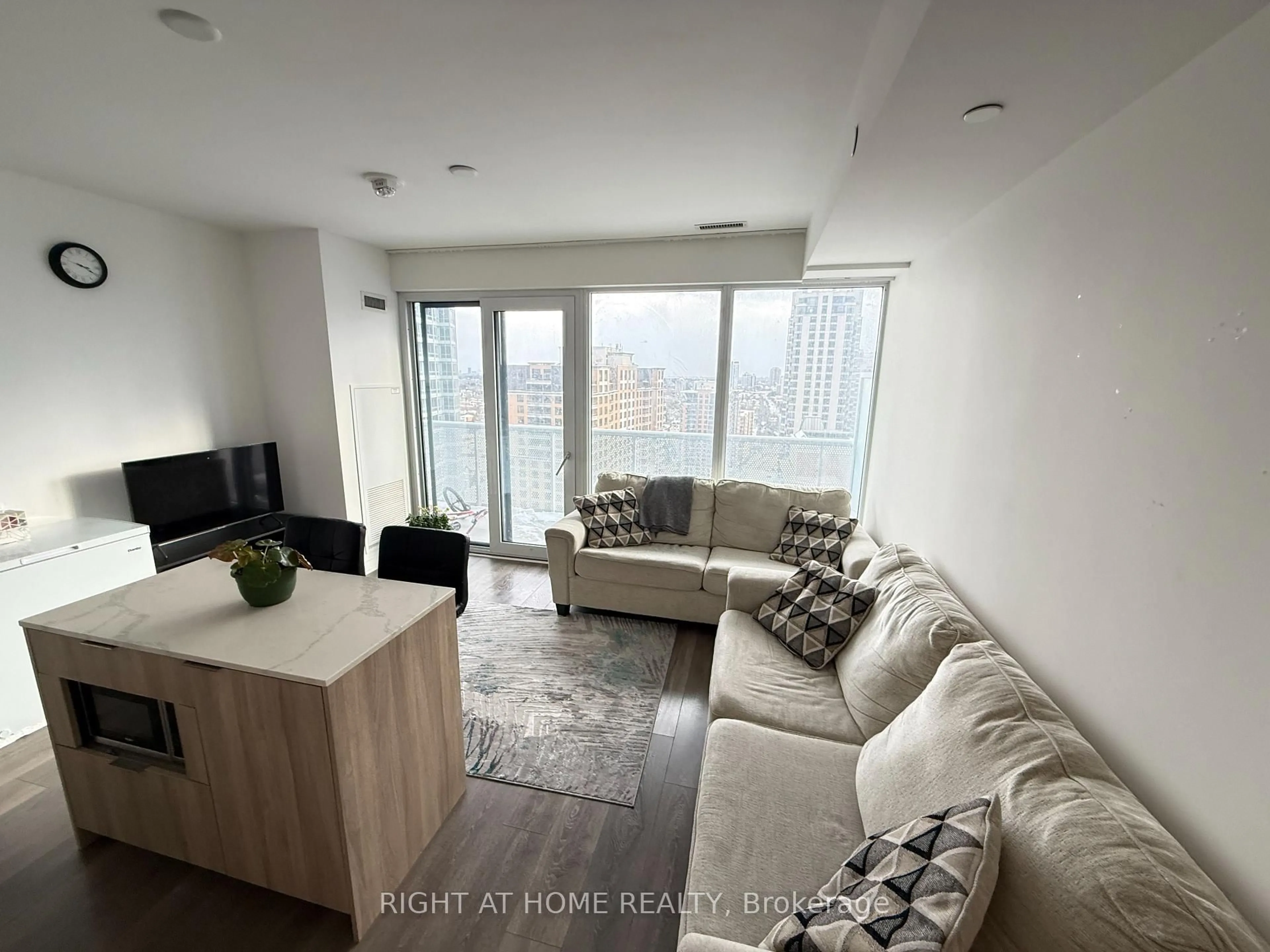 Living room with furniture, unknown for 15 Holmes Ave #1811, Toronto Ontario M2N 4L8