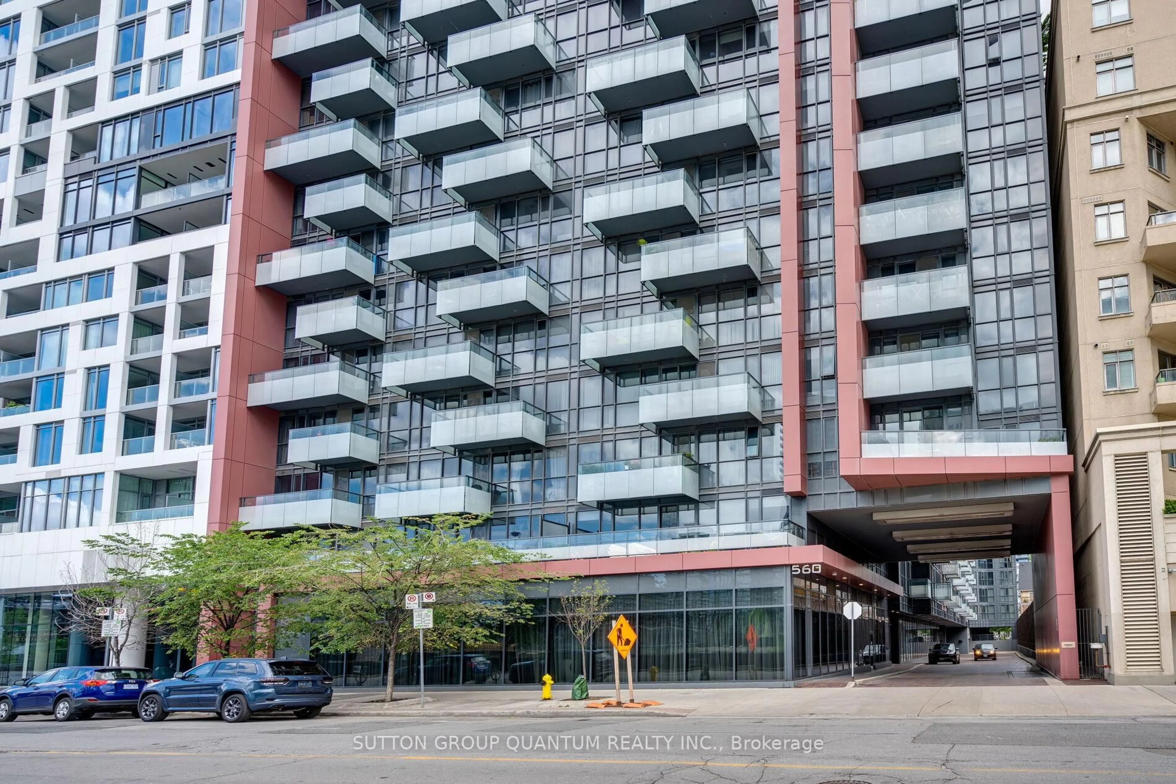 Indoor foyer for 560 Front St #416, Toronto Ontario M5V 1C1