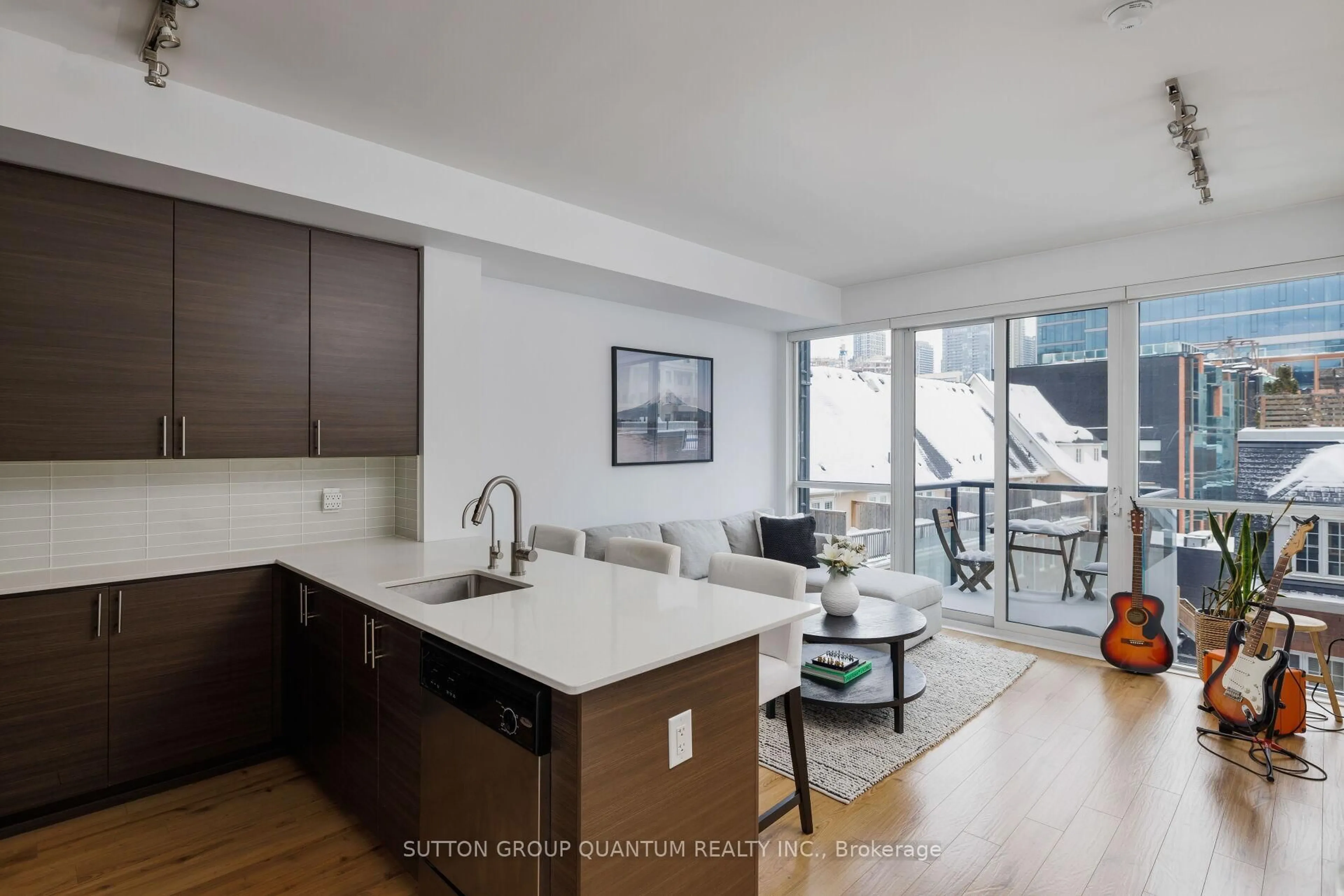 Open concept kitchen, unknown for 560 Front St #416, Toronto Ontario M5V 1C1