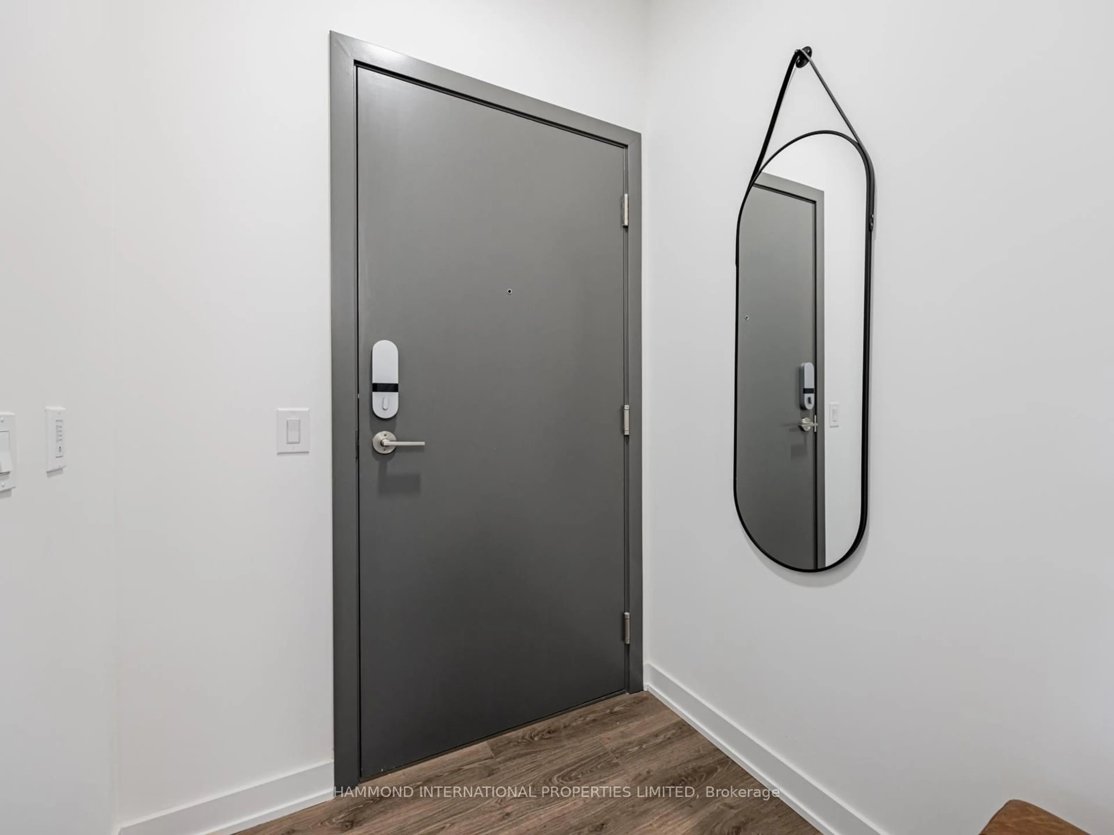 Indoor entryway for 9 Tecumseth St #524, Toronto Ontario M5V 0S5