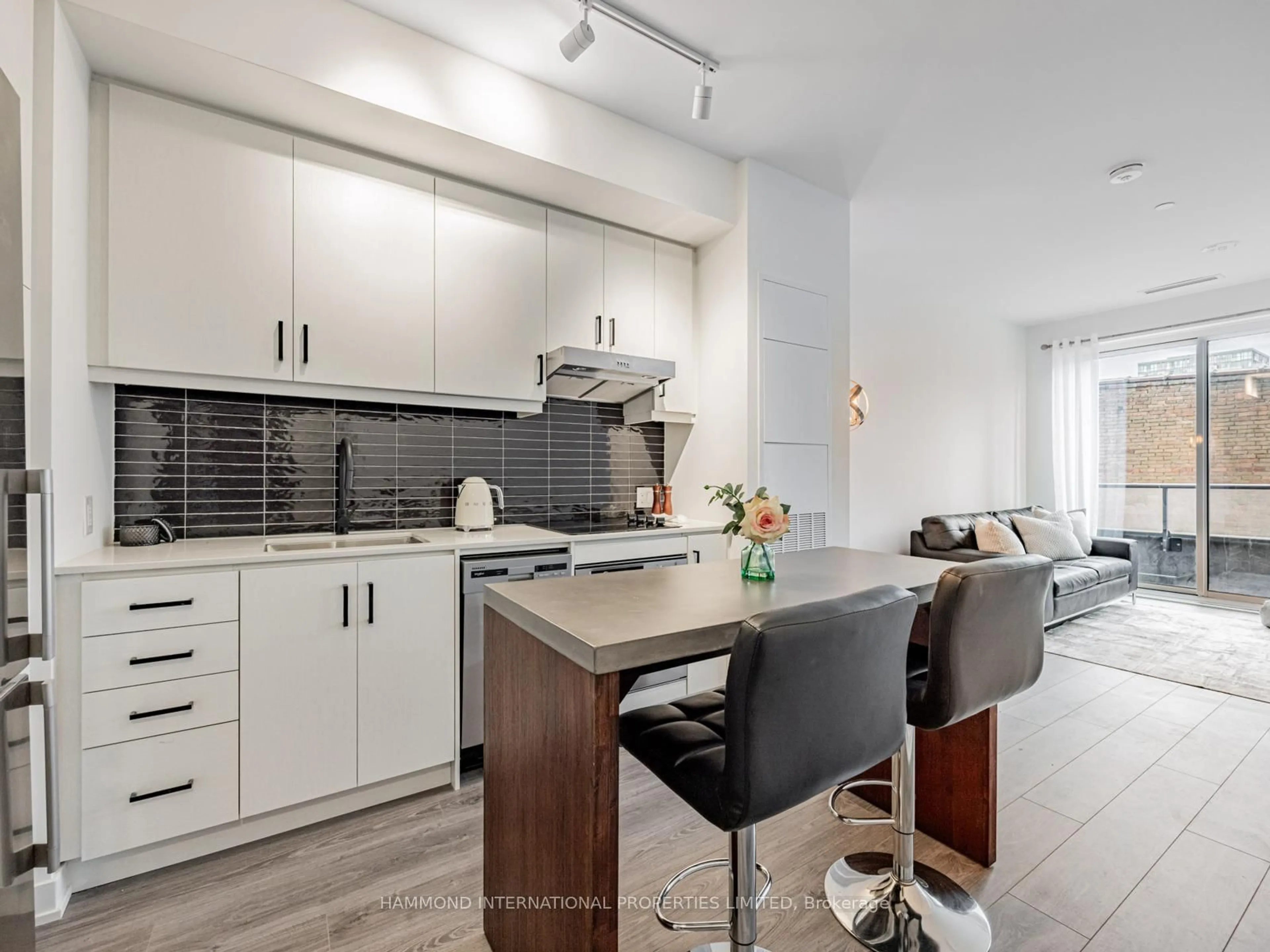 Open concept kitchen, unknown for 9 Tecumseth St #524, Toronto Ontario M5V 0S5