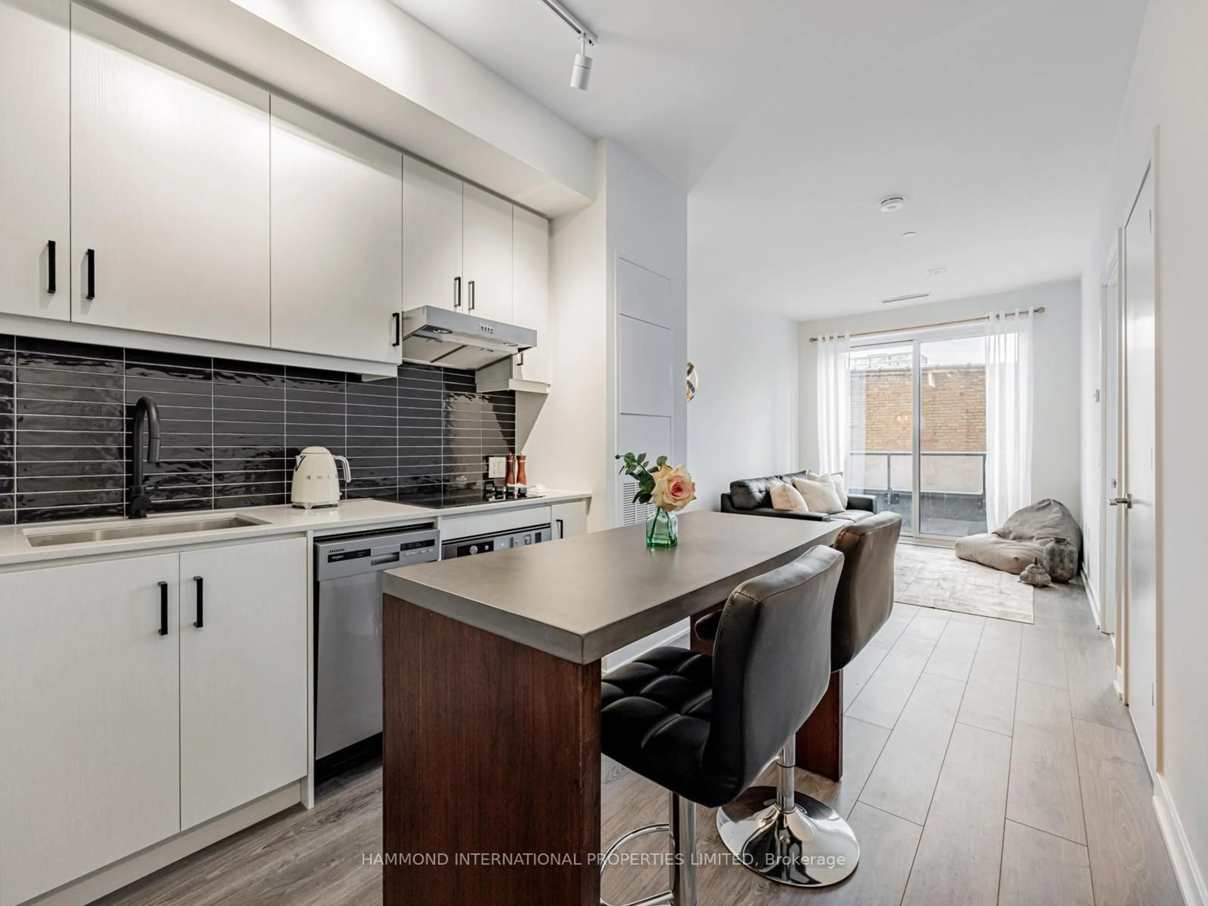 Open concept kitchen, unknown for 9 Tecumseth St #524, Toronto Ontario M5V 0S5