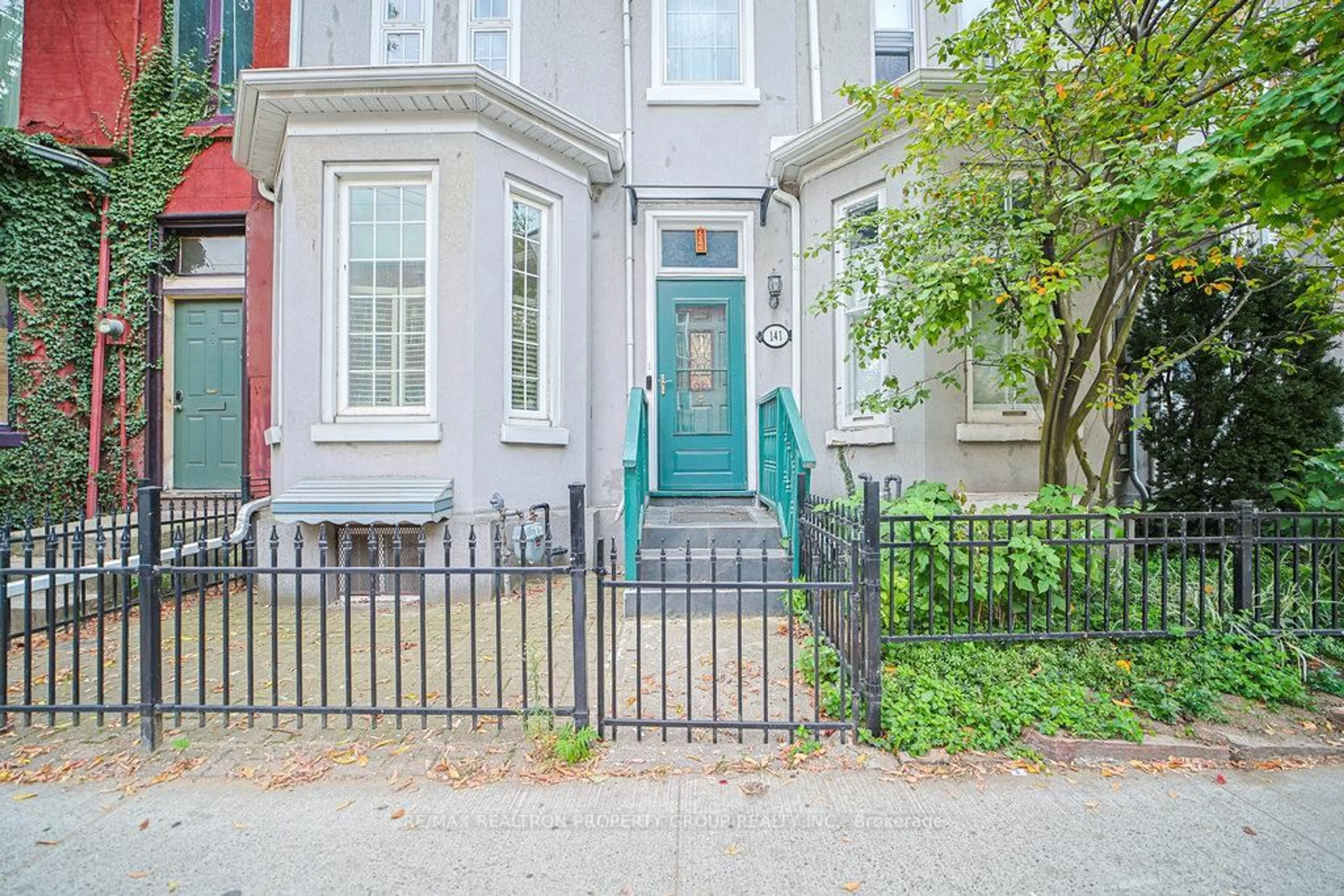 Unknown for 141 Gerrard St, Toronto Ontario M5A 2E3